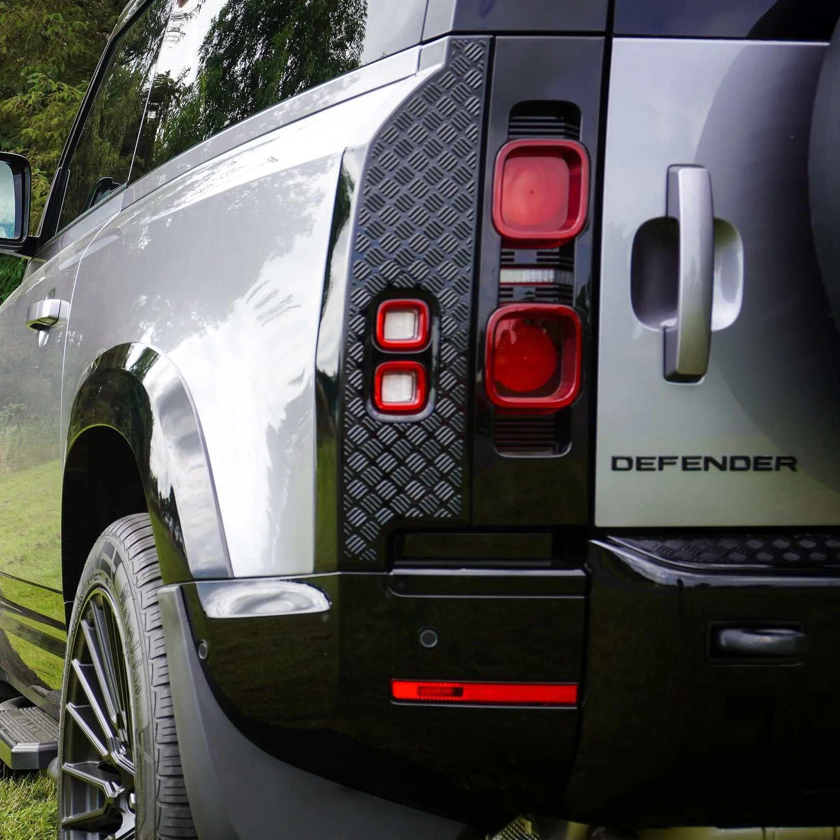 gloss-black-full-upgrade-kit-for-land-rover-defender-90-l663-2020-8.jpg