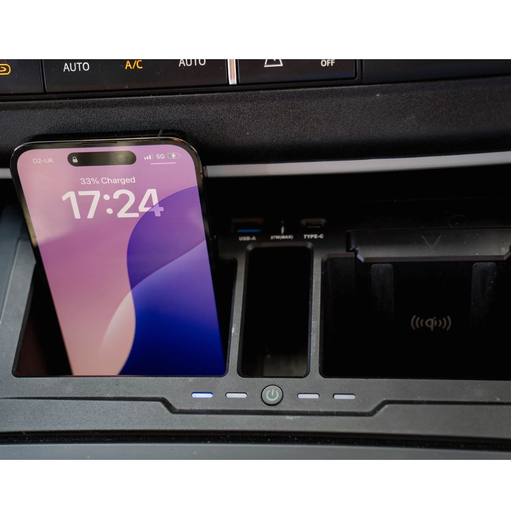 wireless-charging-box-for-land-rover-defender-l663-2020-3.jpg