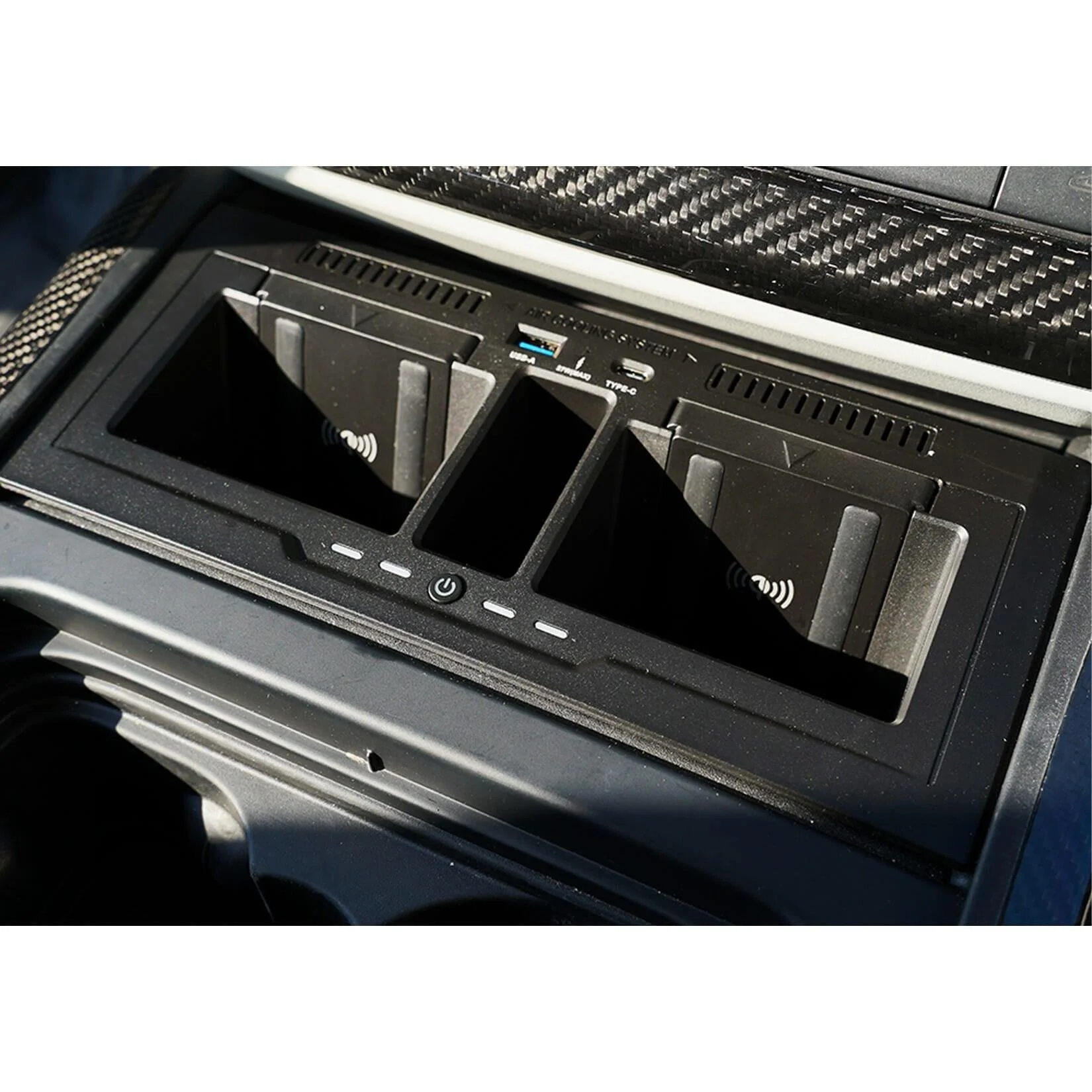 wireless-charging-box-for-land-rover-defender-l663-2020-6.jpg
