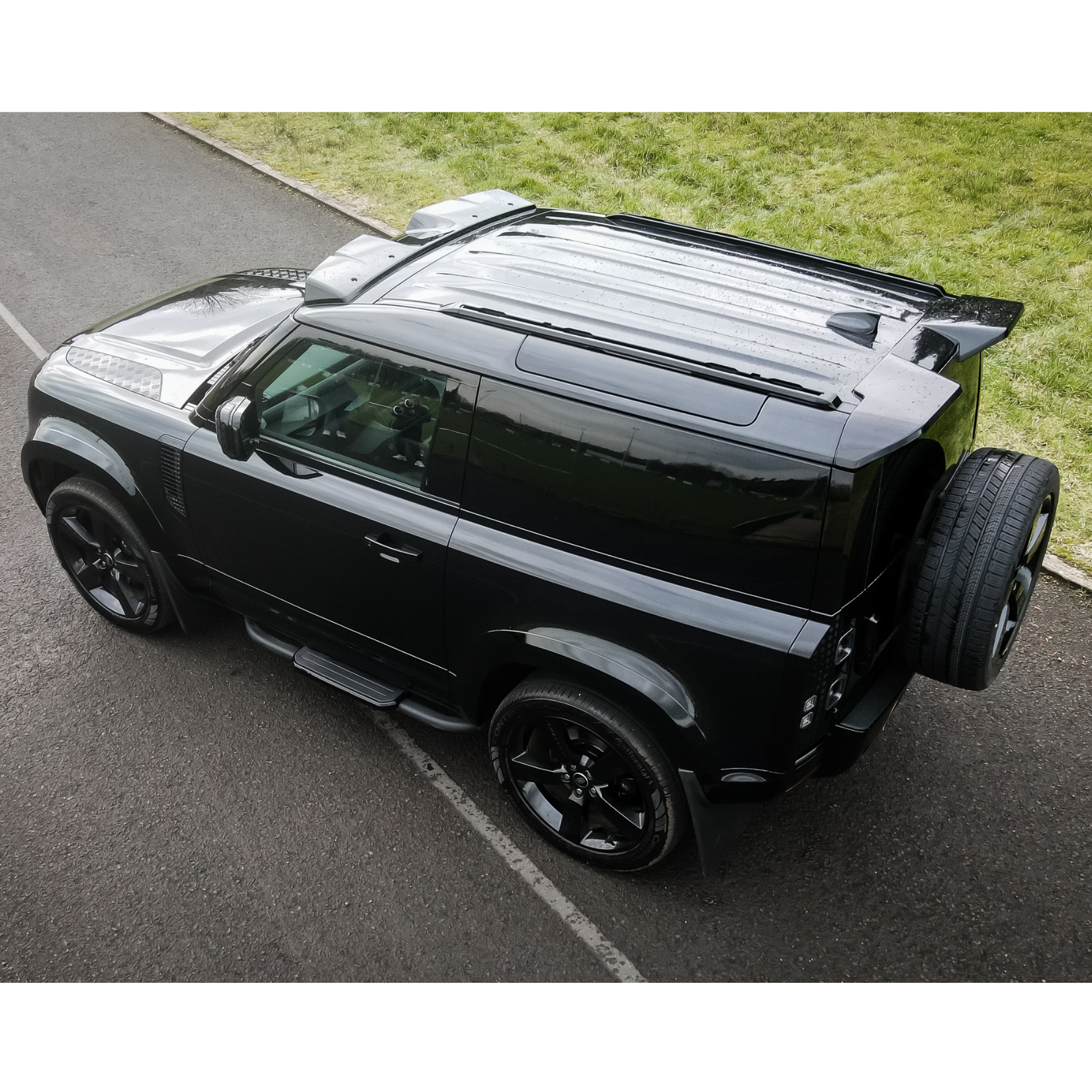 gloss-black-stx-style-roof-rails-for-land-rover-defender-90-l663-2020-4.png