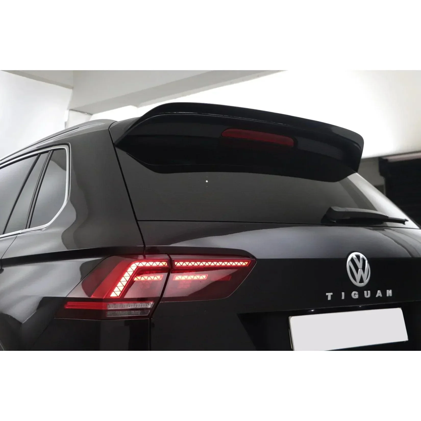 gloss-black-full-body-kit-for-vw-tiguan-mk2-2015-2020-r-line-5.webp