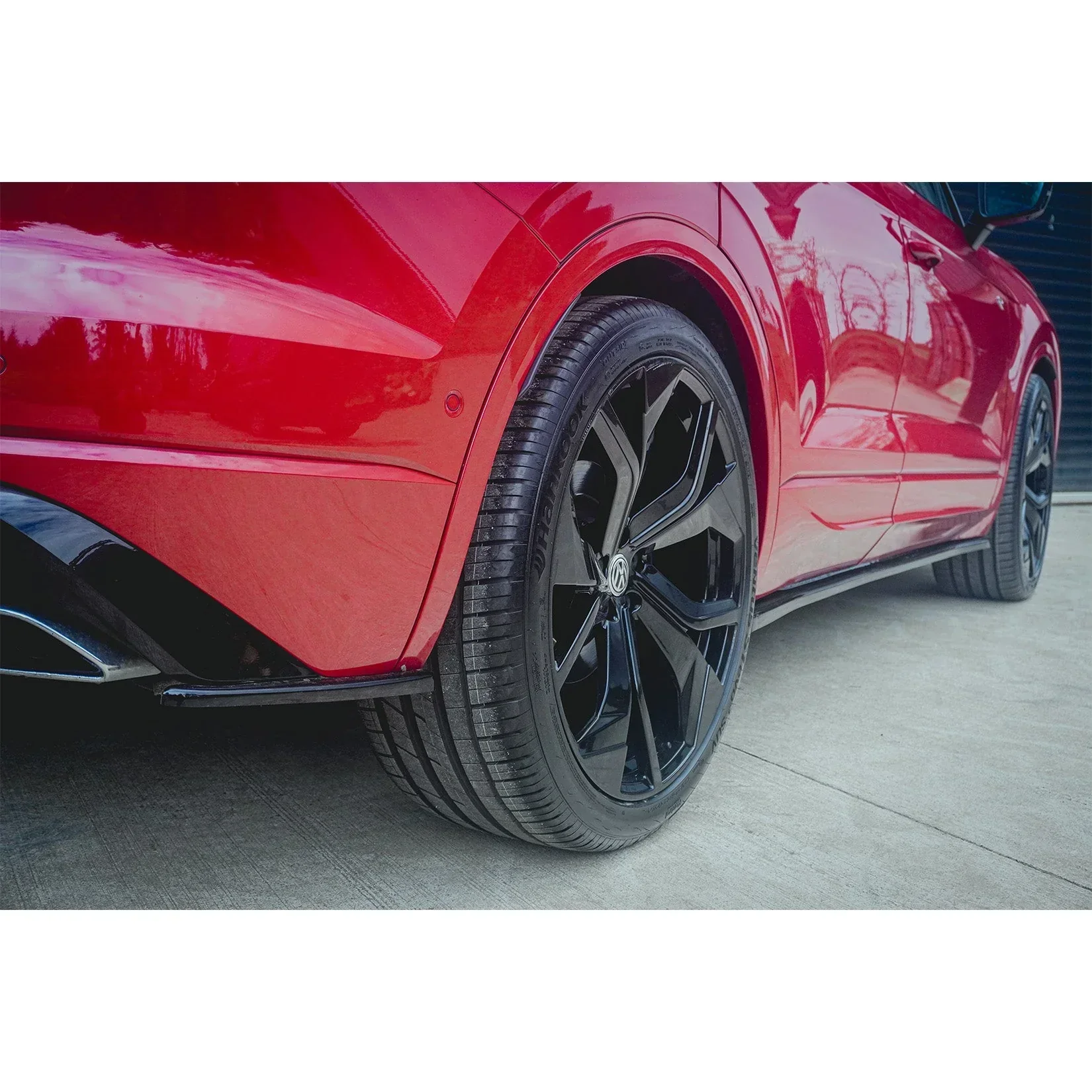 gloss-black-full-body-kit-for-vw-touareg-mk3-2023-r-line-5.webp