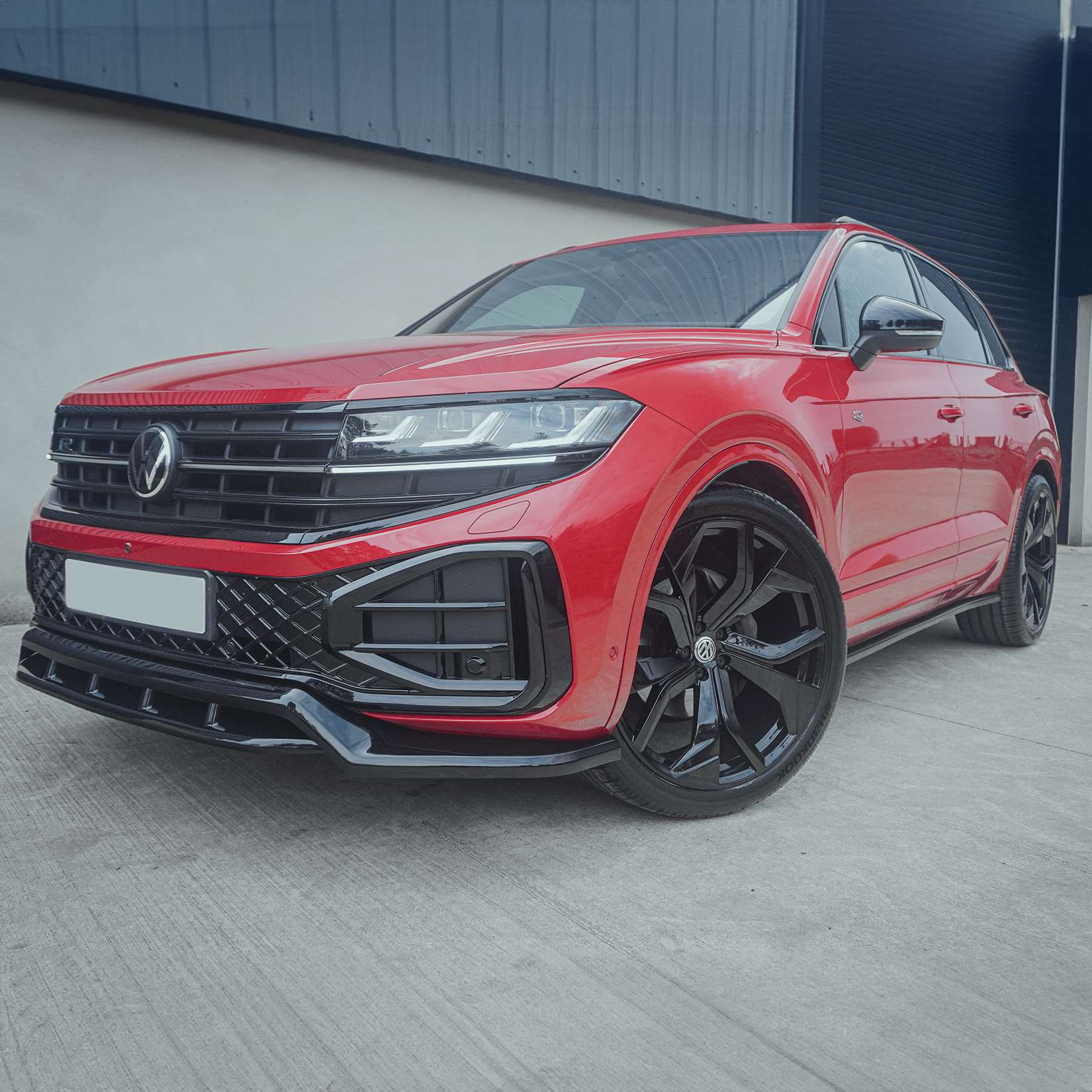 gloss-black-side-skirts-for-vw-touareg-mk3-2018-r-line-3.png