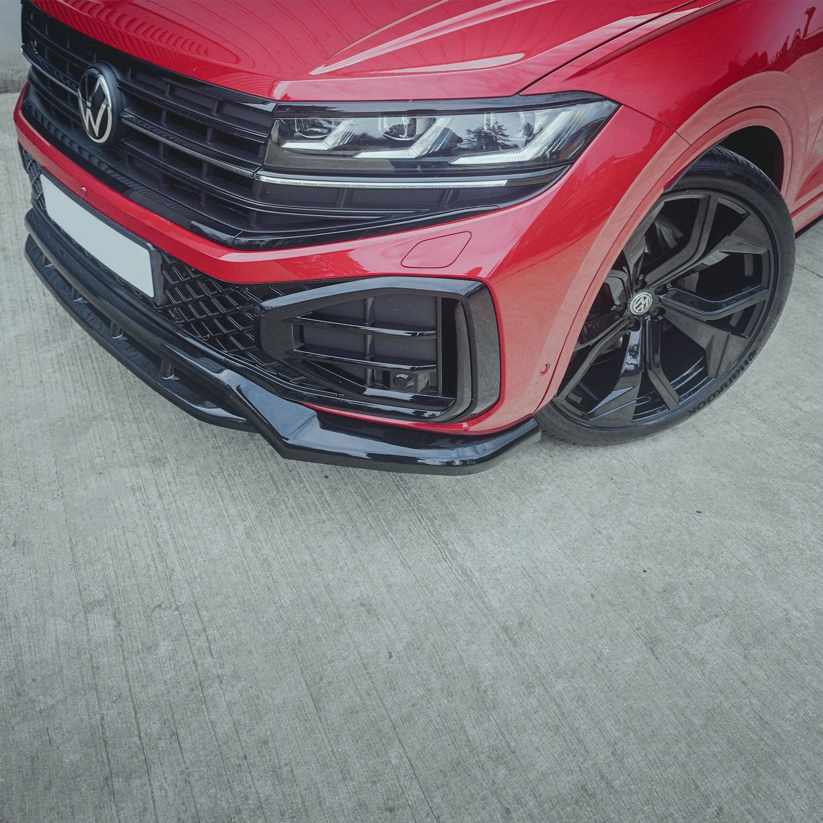 gloss-black-front-splitter-for-vw-touareg-mk3-2023-r-line-r-2.jpg