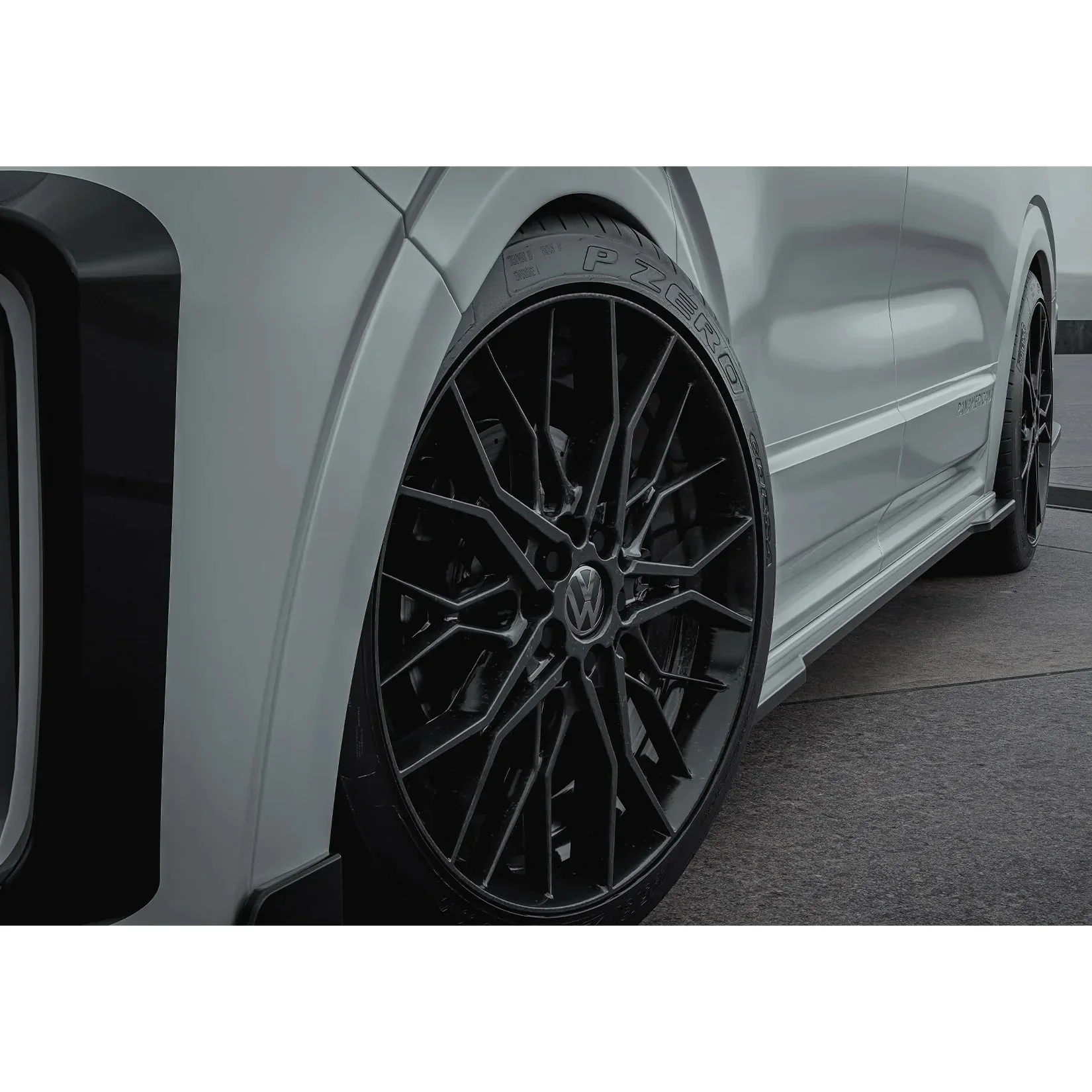 gloss-black-v2-full-body-kit-for-vw-transporter-t7-2025-lwb-4.webp