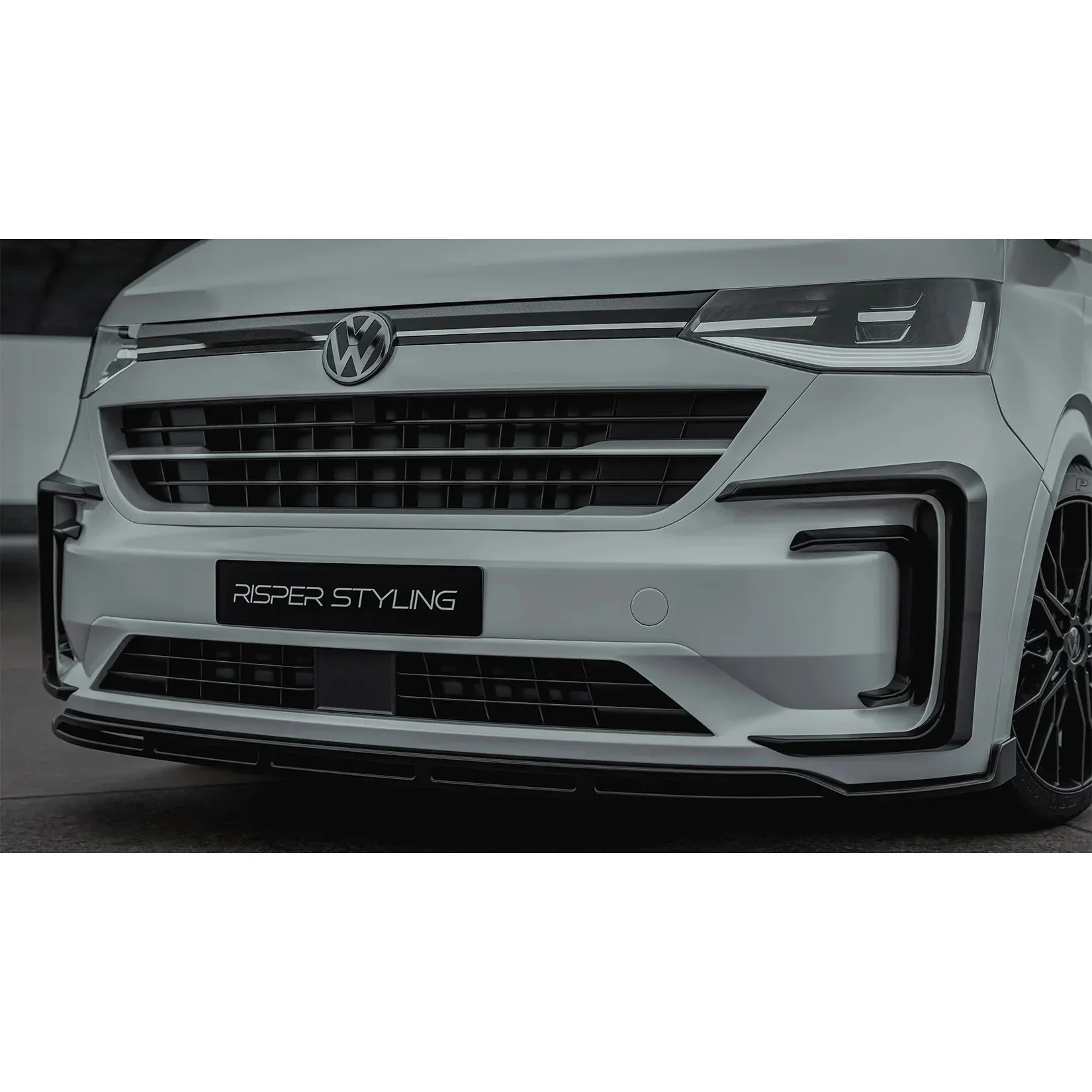 gloss-black-v2-full-body-kit-for-vw-transporter-t7-2025-lwb-5.webp