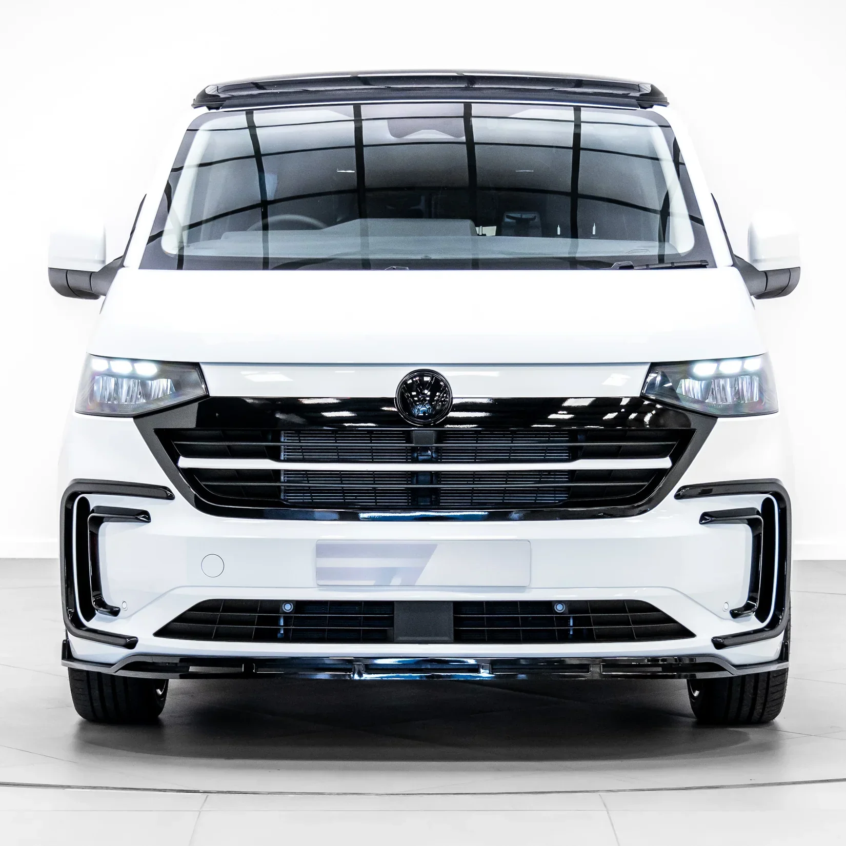 gloss-black-v1-full-body-kit-for-vw-transporter-t7-2025-swb-5.webp