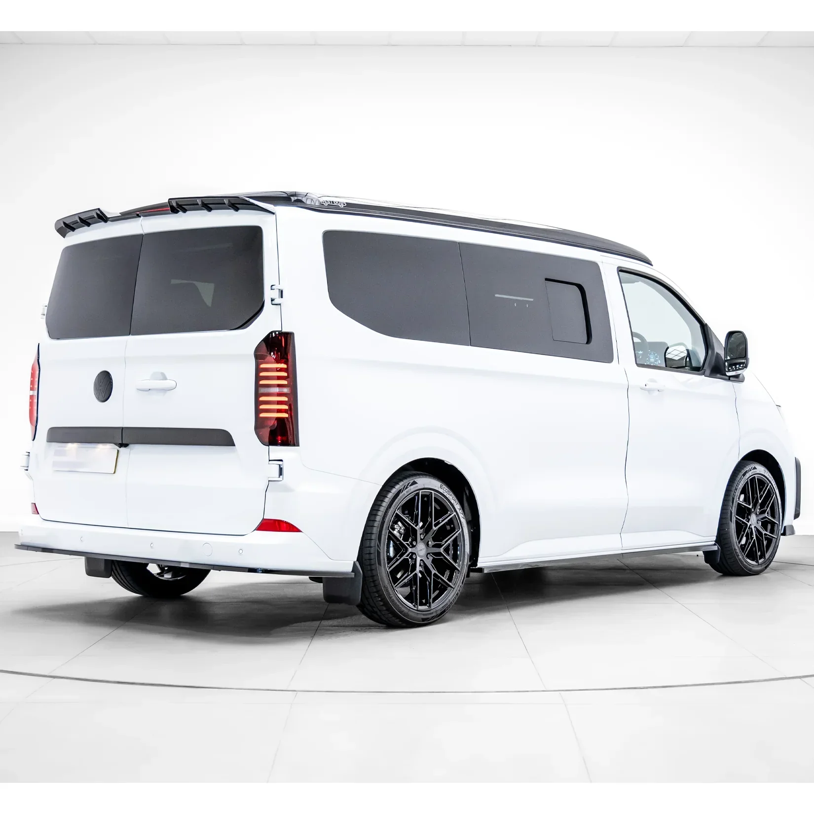 gloss-black-v1-full-body-kit-for-vw-transporter-t7-2025-swb-6.webp