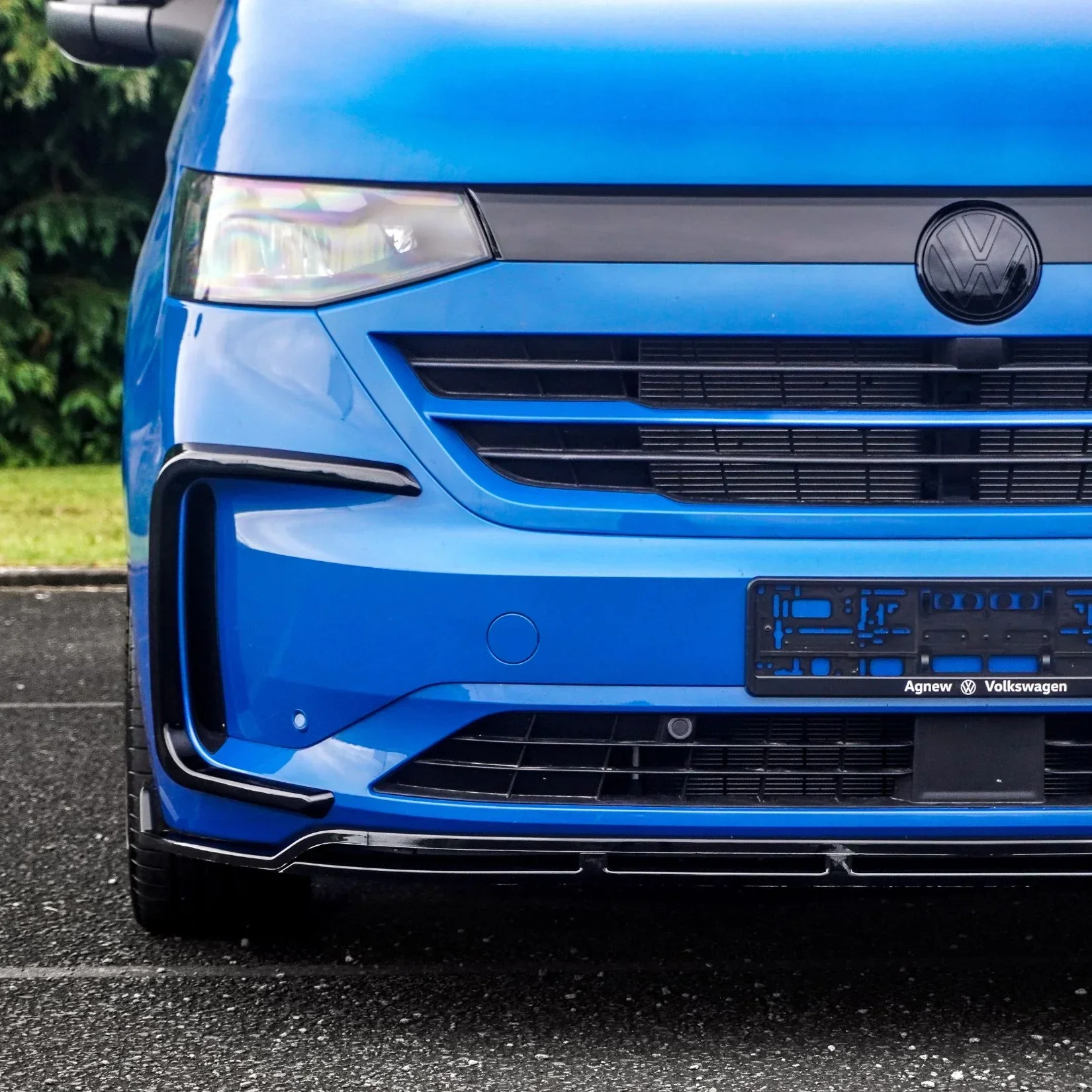 gloss-black-v1-full-body-kit-for-vw-transporter-t7-2025-swb-18.webp