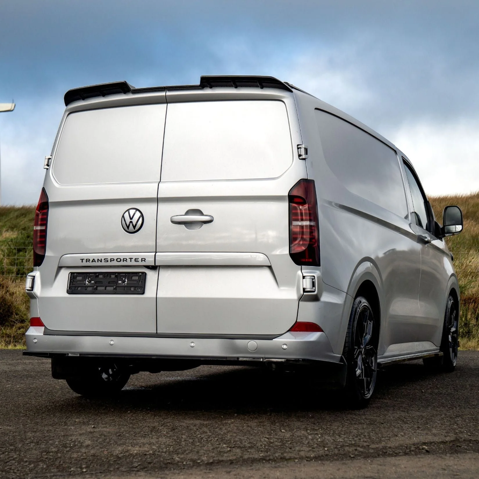 gloss-black-v1-full-body-kit-for-vw-transporter-t7-2025-swb-32.jpg