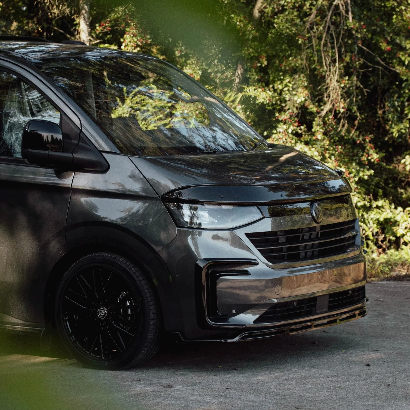 gloss-black-v1-full-body-kit-for-vw-transporter-t7-2025-lwb-6.jpg