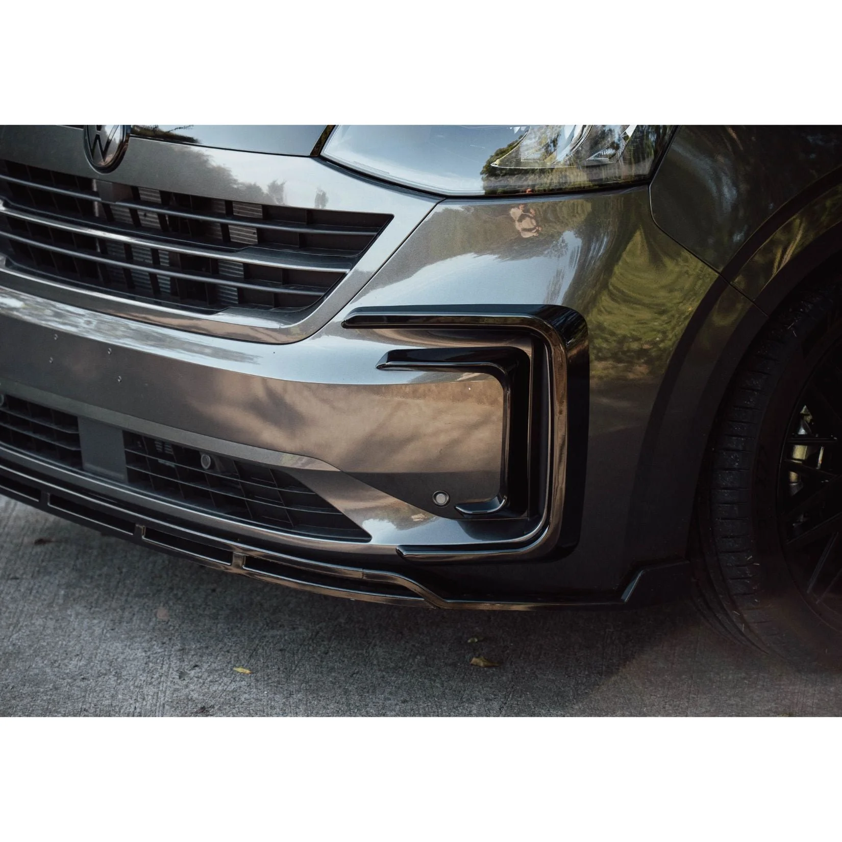 gloss-black-v1-full-body-kit-for-vw-transporter-t7-2025-lwb-10.jpg