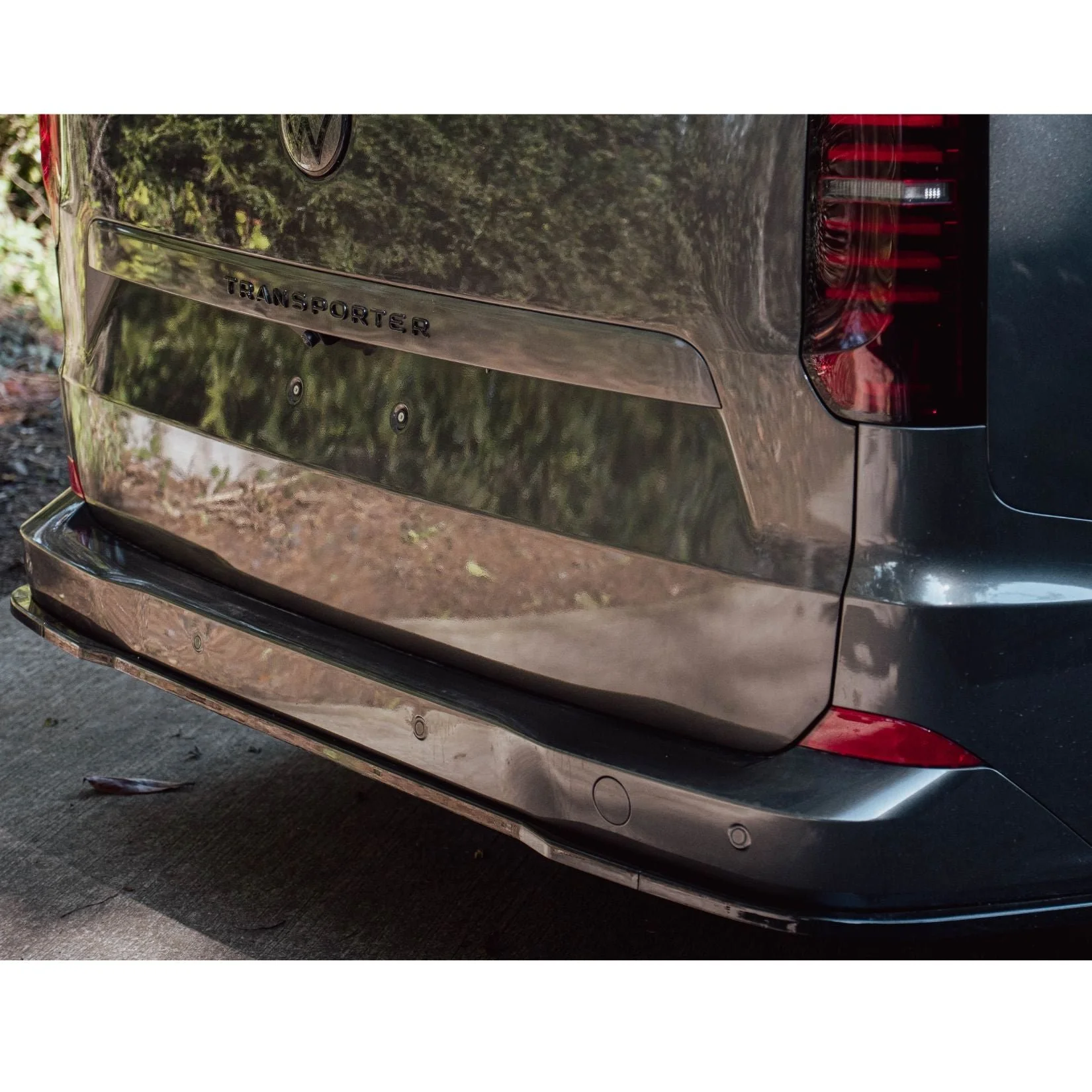 gloss-black-v1-full-body-kit-for-vw-transporter-t7-2025-lwb-18.jpg