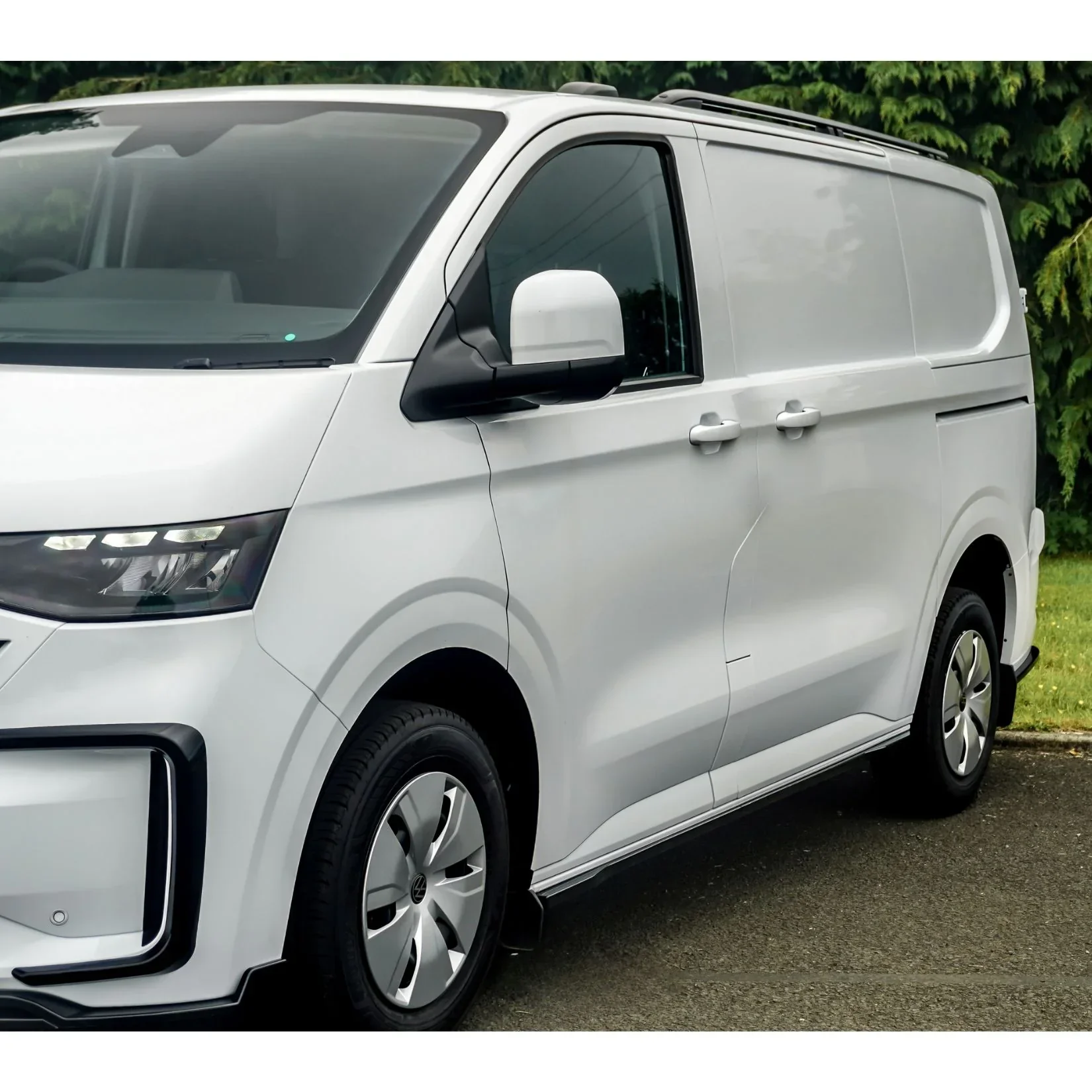 gloss-black-full-body-kit-for-vw-transporter-t7-2025-swb-tailgate-2.webp