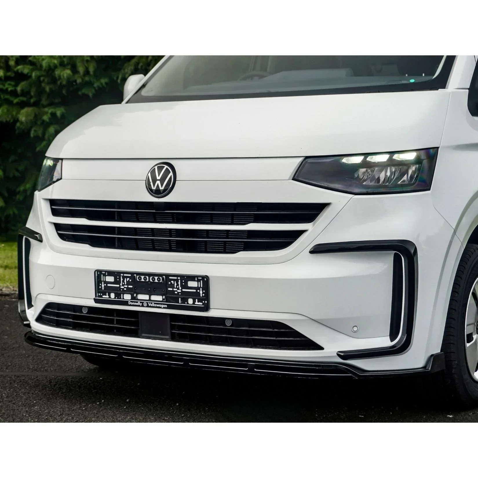 gloss-black-full-body-kit-for-vw-transporter-t7-2025-swb-tailgate-4.webp