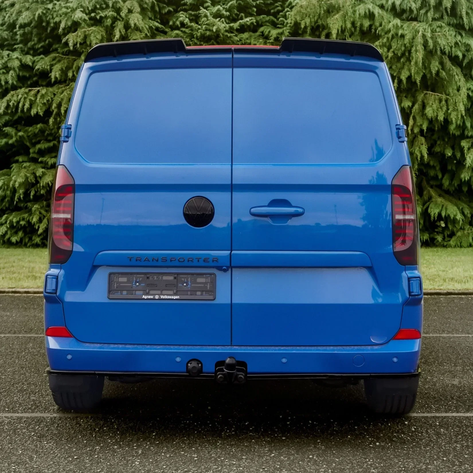gloss-black-barn-door-v1-rear-spoiler-for-vw-transporter-t7-2025-8.webp