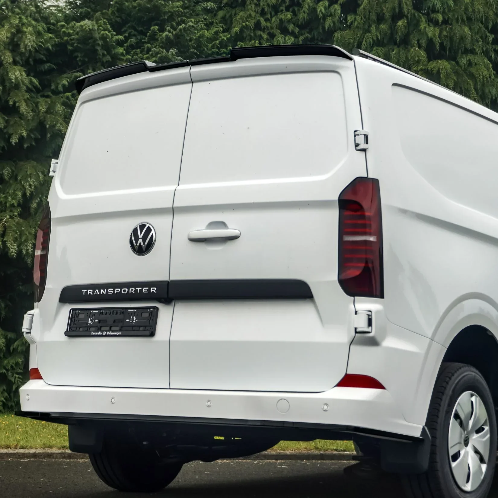 gloss-black-barn-door-v2-rear-spoiler-for-vw-transporter-t7-2025-3.webp