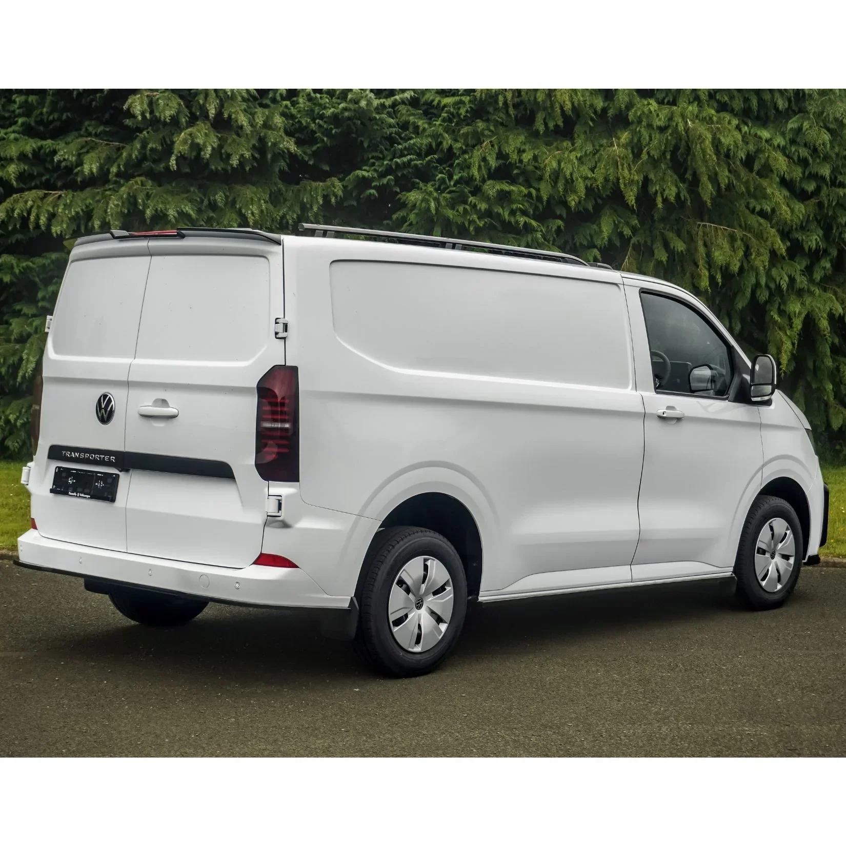 gloss-black-side-skirt-splitters-for-vw-transporter-t7-2025-lwb-2.webp
