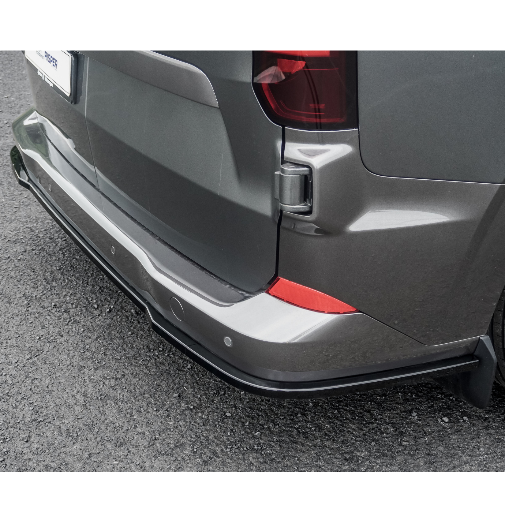 gloss-black-rear-bumper-splitter-for-vw-transporter-t7-2025-2.png