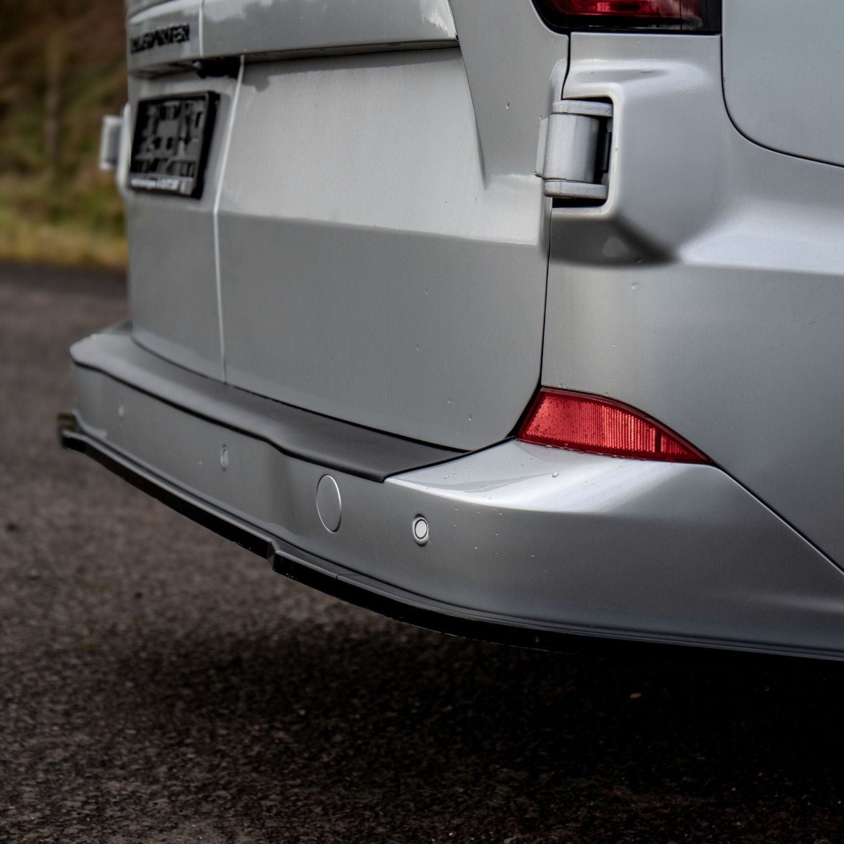 matte-black-rear-bumper-protector-for-vw-transporter-t7-2025-4.jpg