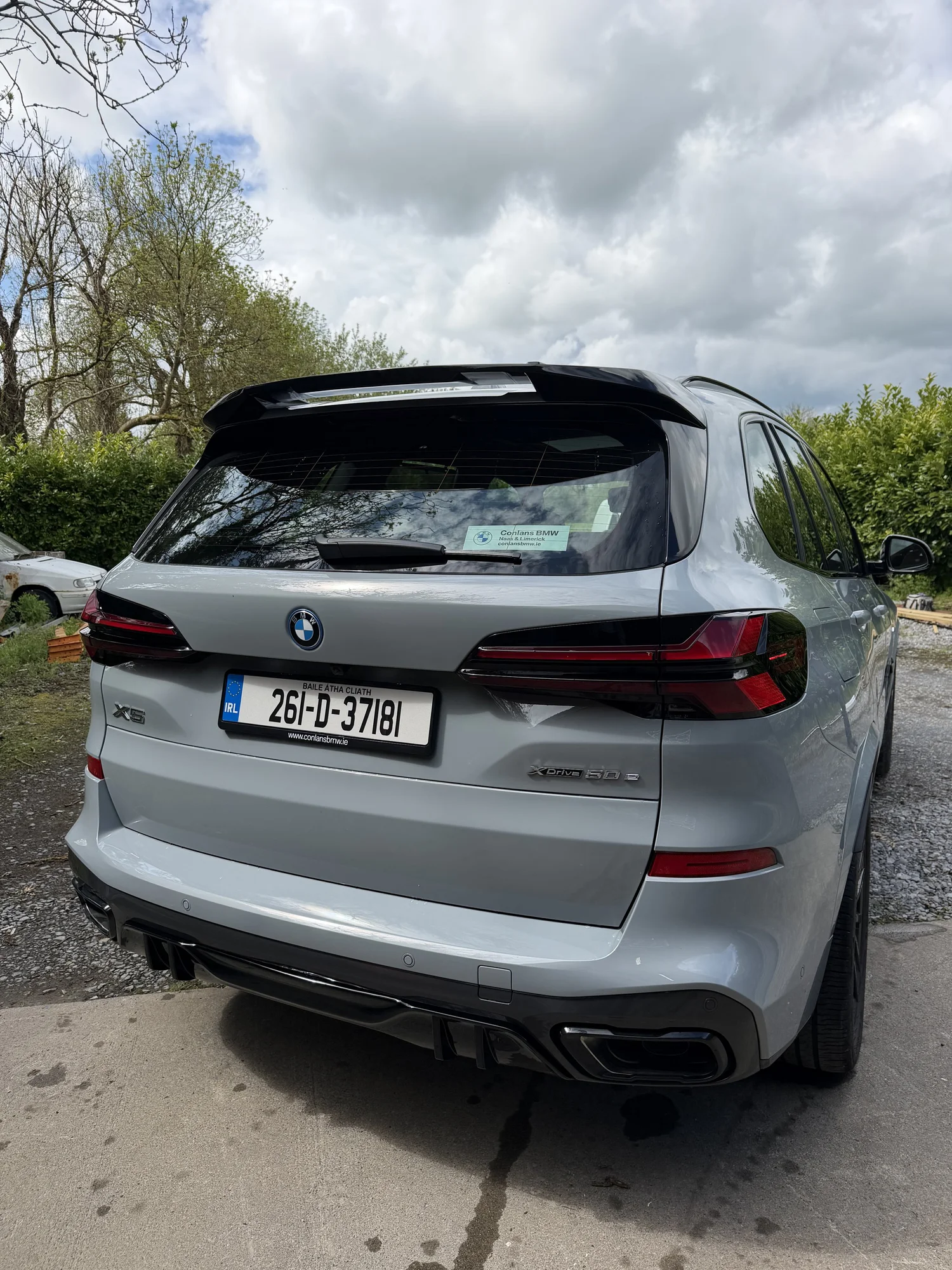 BMW X5 G05 rear with roof spoiler and diffuser fitted