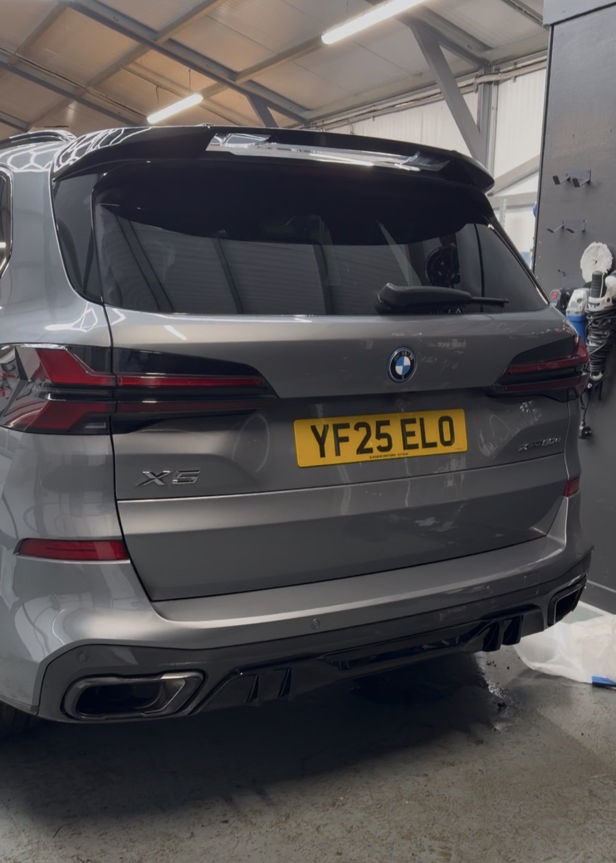 BMW G05 X5 LCI rear spoiler and diffuser gloss black — Body Styling Ireland Galway