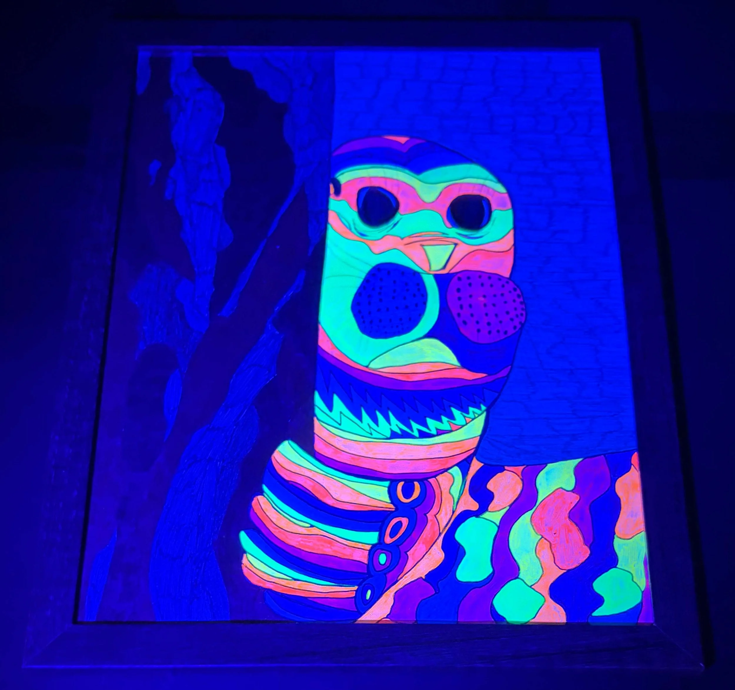 neon peaking seal blacklight .jpg