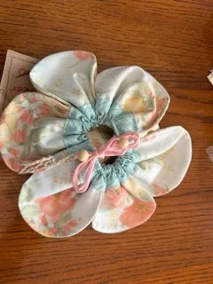 peachy jewlry with accessories.jpeg