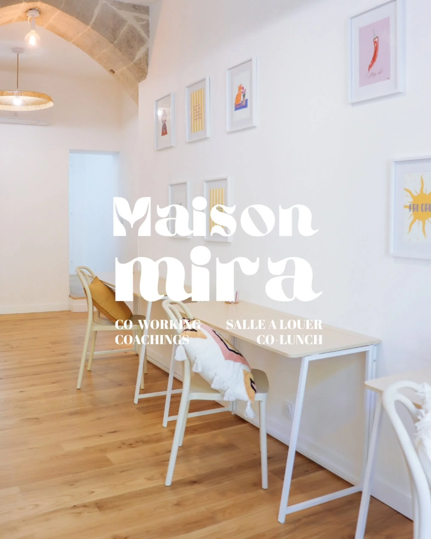 La lumi&egrave;re traverse les pi&egrave;ces, le caf&eacute; est pr&ecirc;t et la table n&rsquo;attend que vous.

&Agrave; Maison Mira, chaque journ&eacute;e commence par cette m&ecirc;me envie : celle de cr&eacute;er un espace o&ugrave; les id&eacut