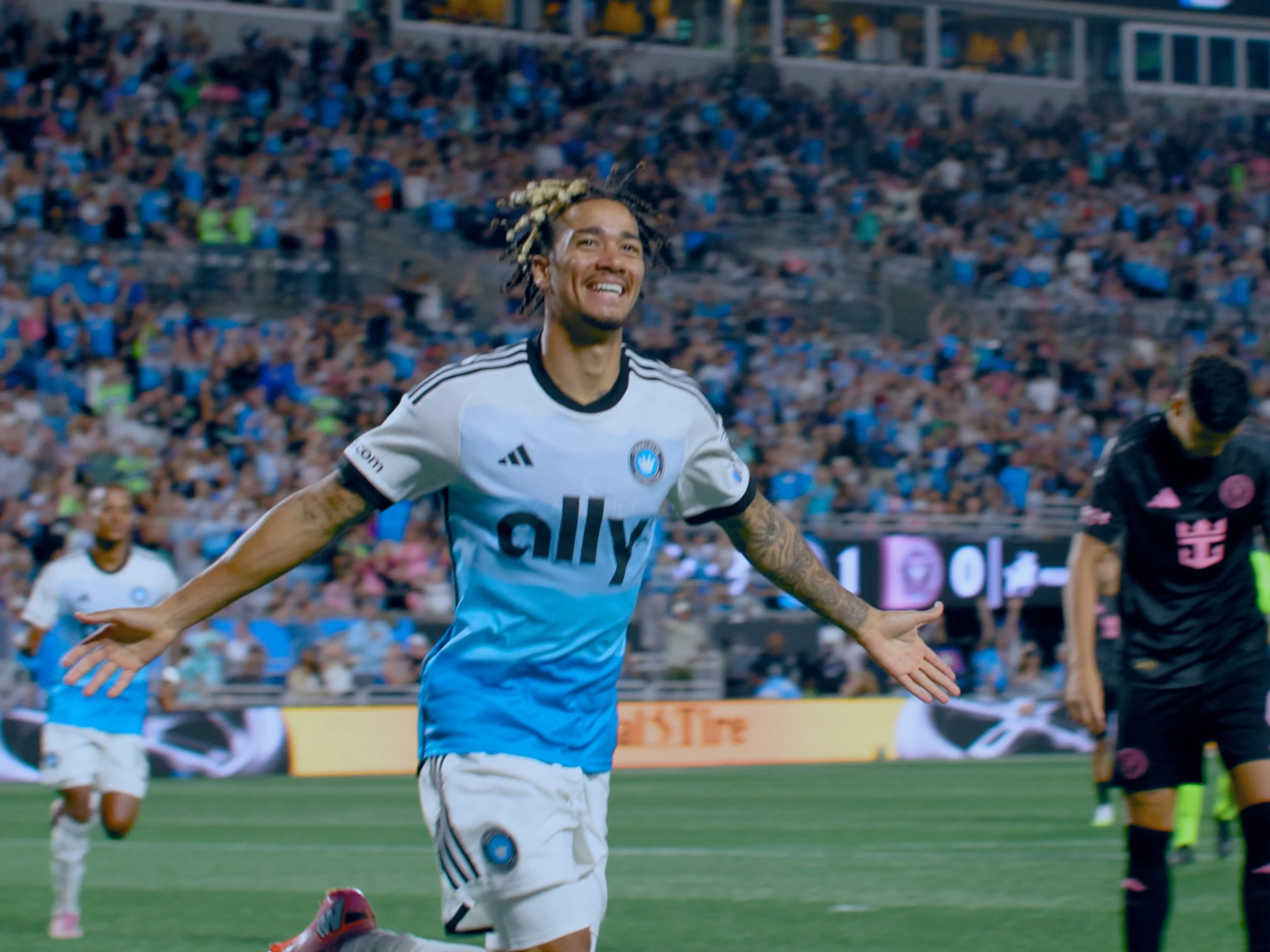 Sequence 03.00_38_04_23.Still004.jpg