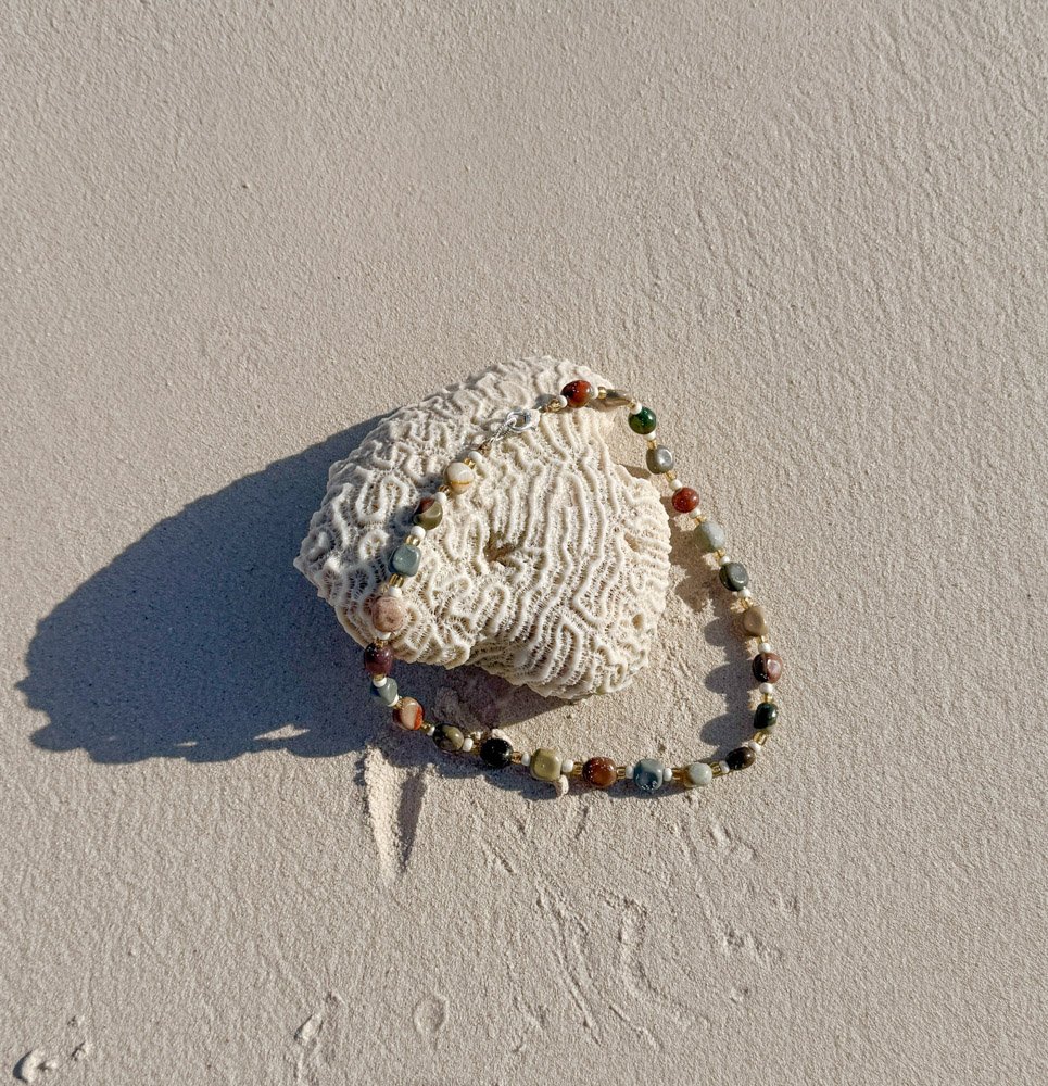 Shop_Necklaces_Marine_Stone_Gold_3.jpg