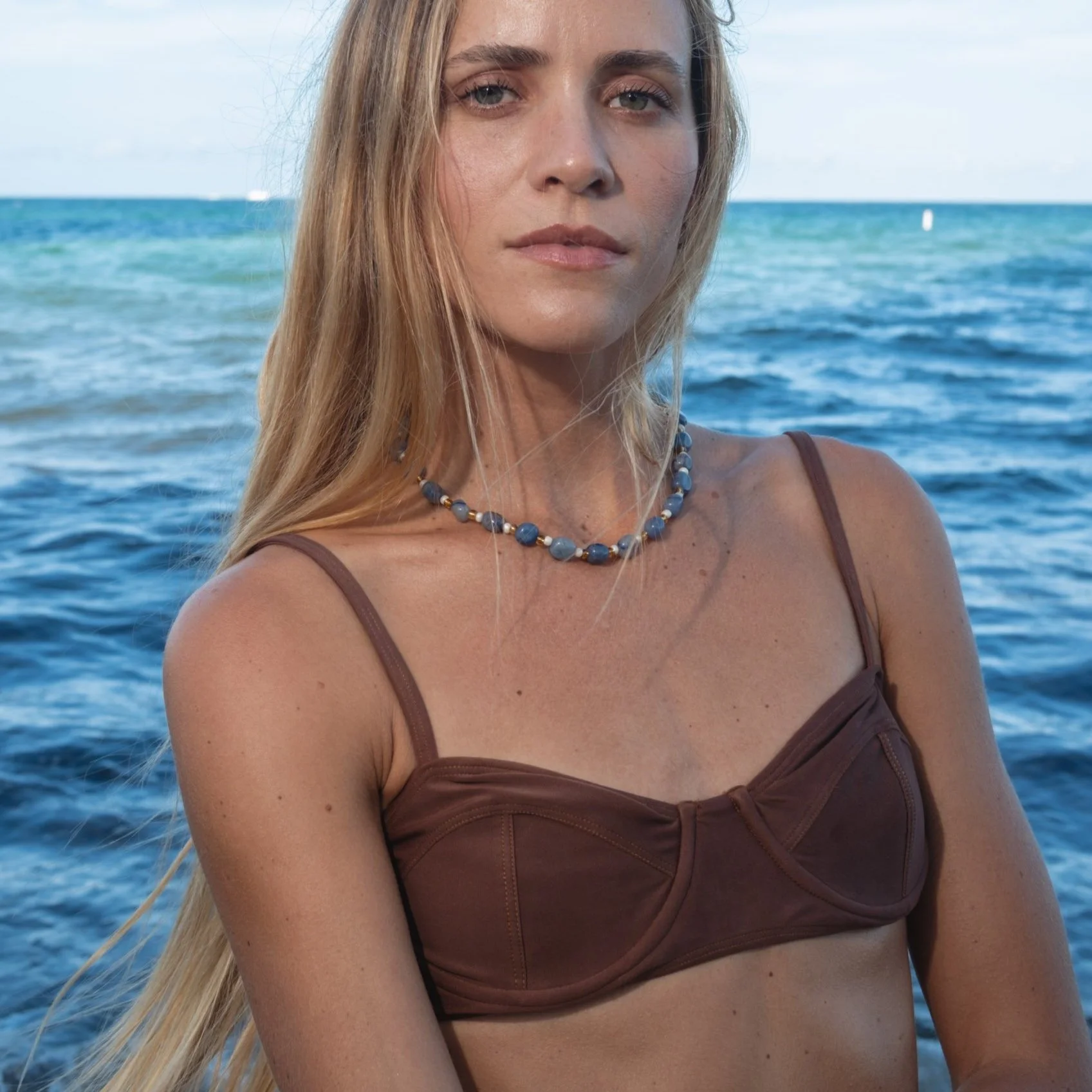 Shop_Necklaces_Blue_Aventurine_Gold_4.jpg