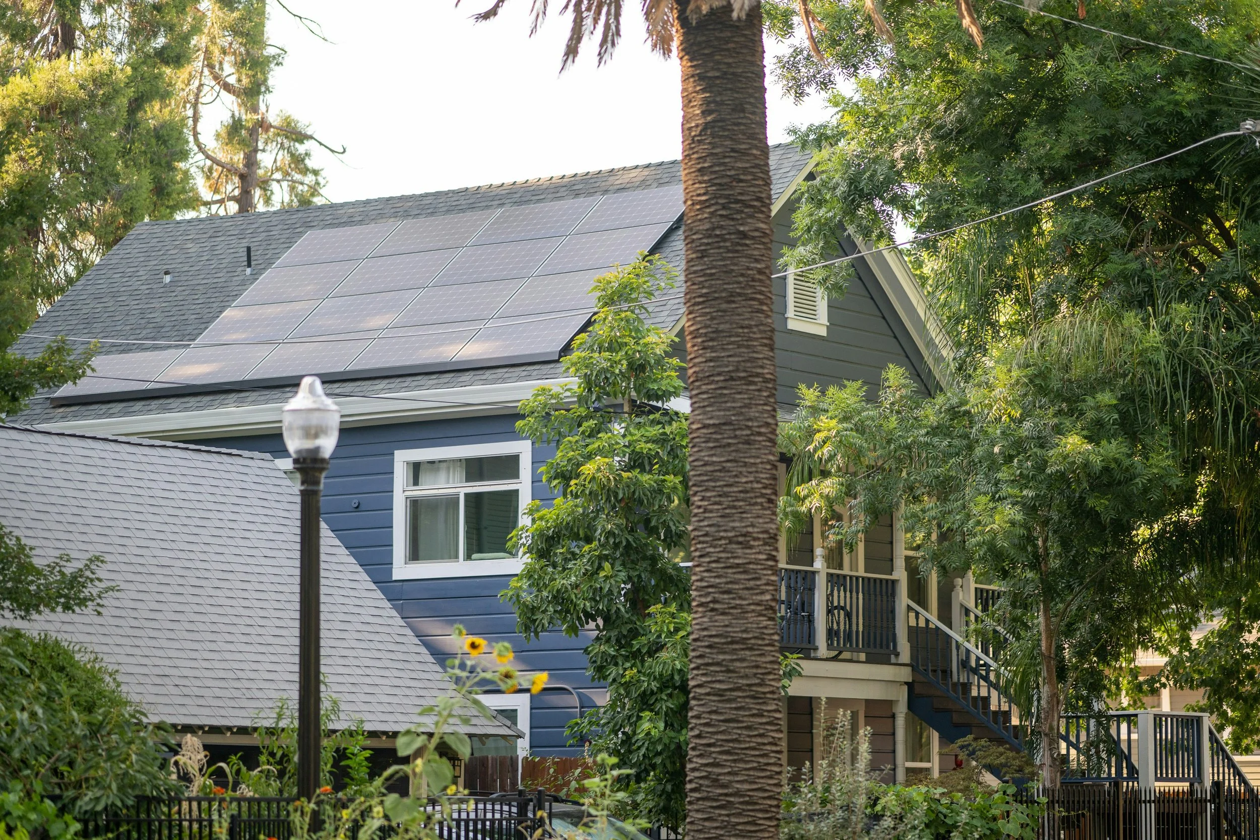 What Your Neighbor Didn’t Know Before Going Solar (That You Should)