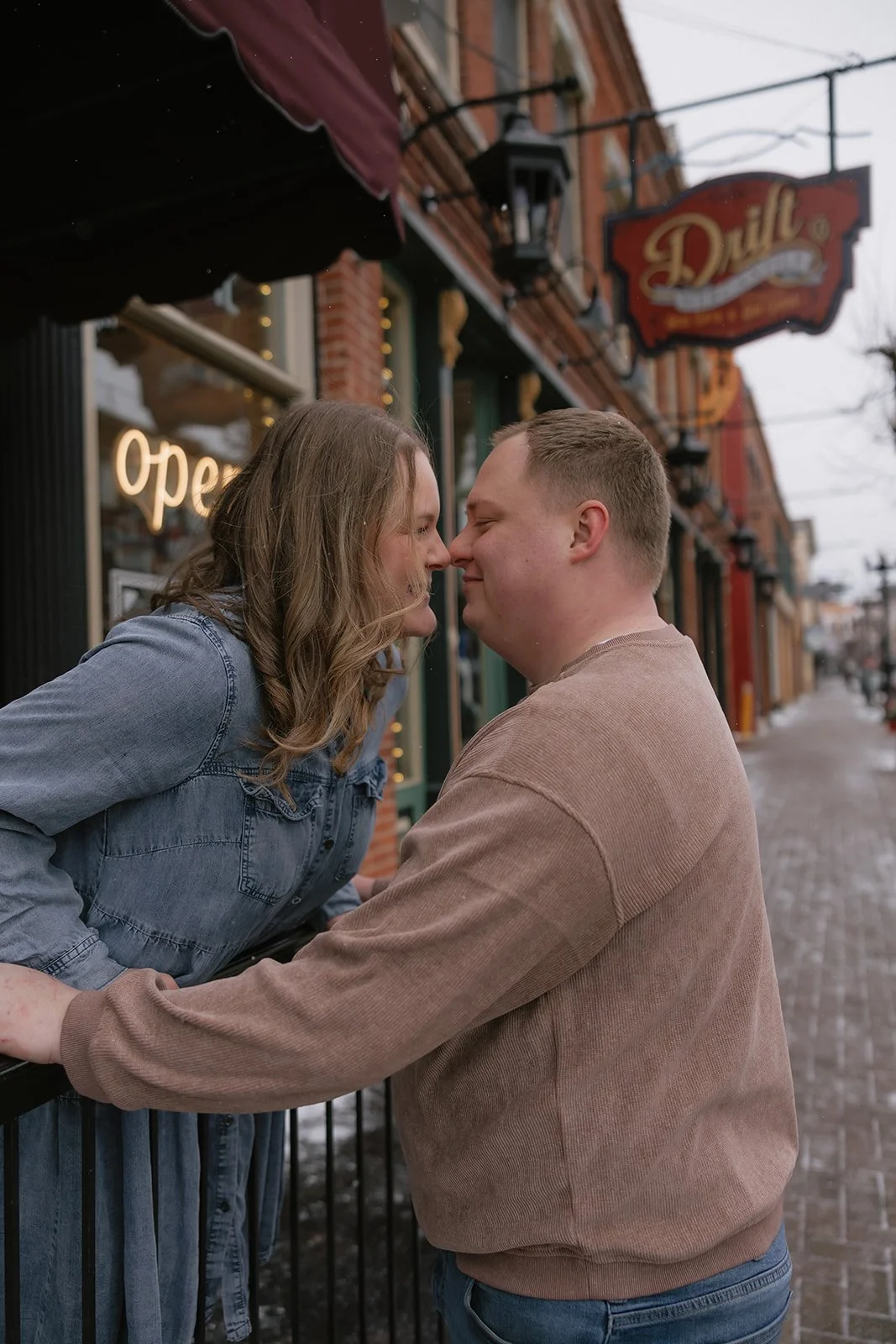 La Crosse Wisconsin Couples and Wedding Photographer