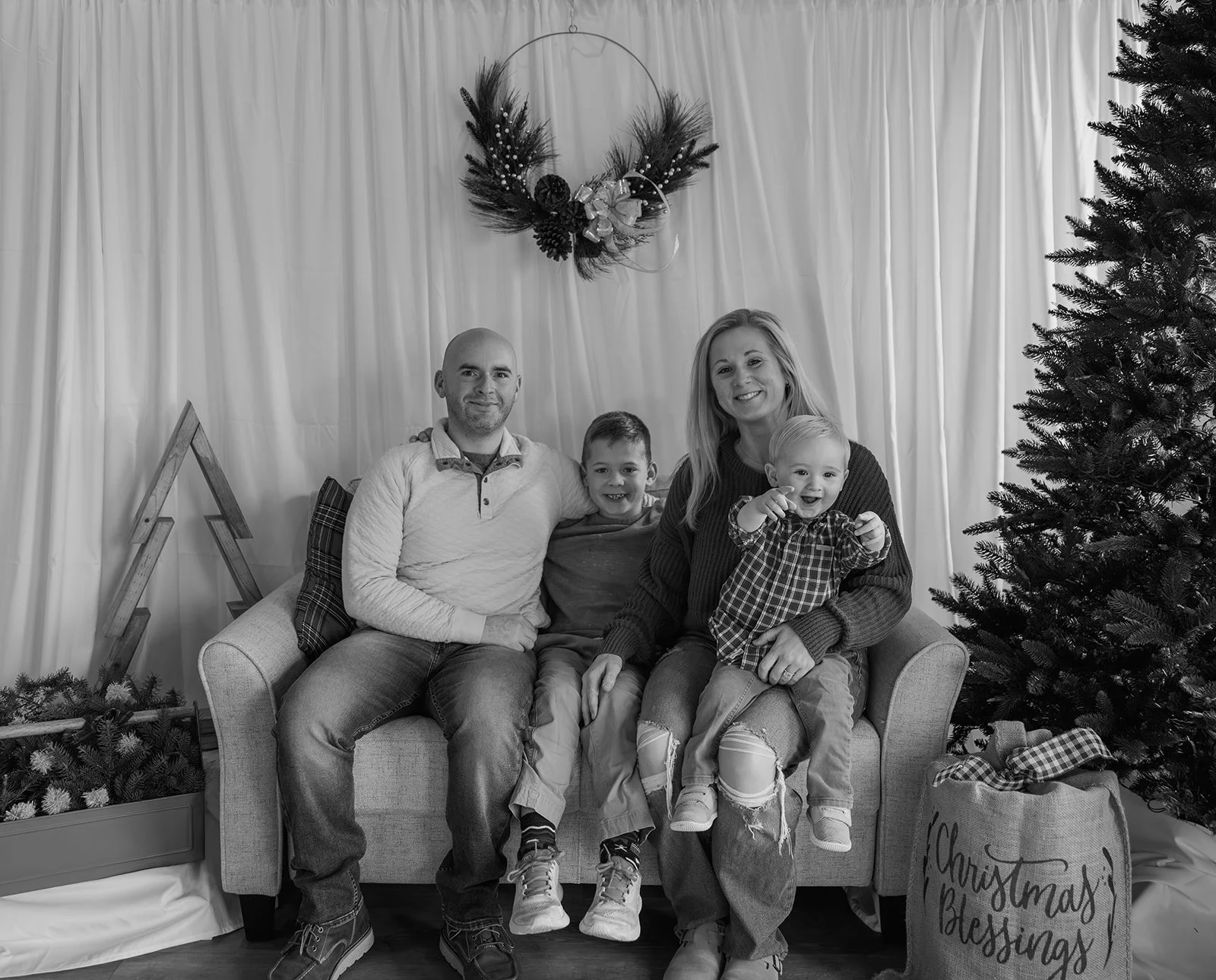 Wisconsin Christmas Mini Sessions, Wisconsin Family Photographer