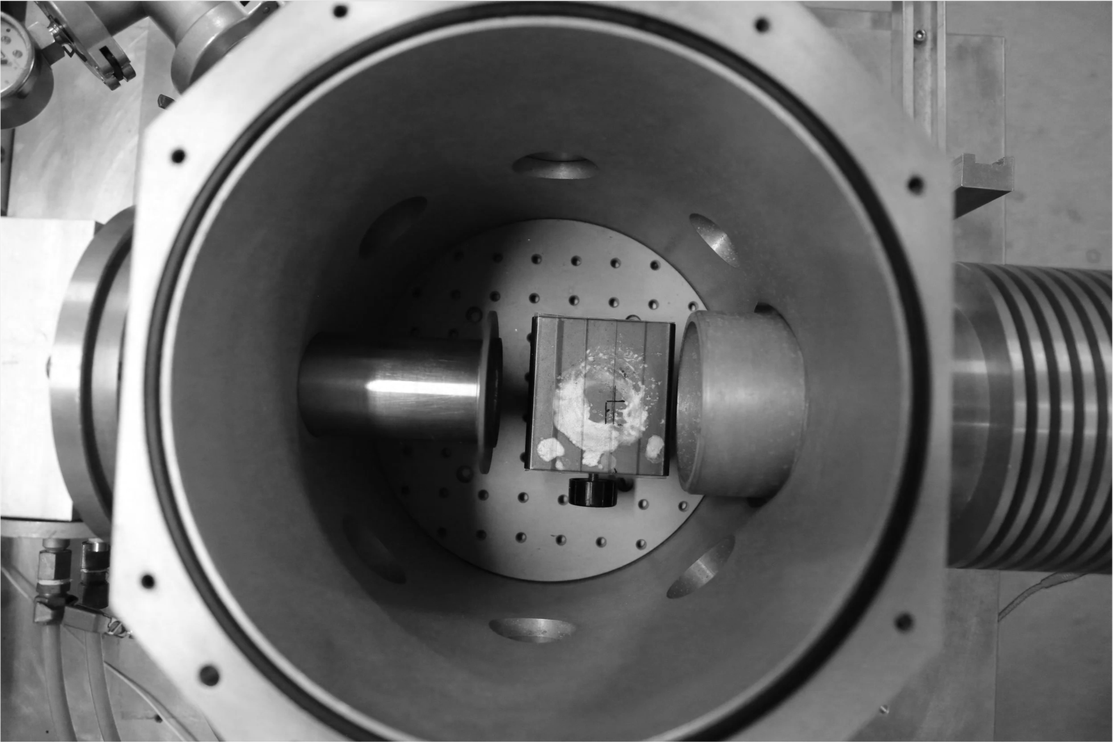 Shooting chamber, SIRIUS Installation, LSI Lab, École Polytechnique, Palaiseau. Credits: Emile De Visscher.