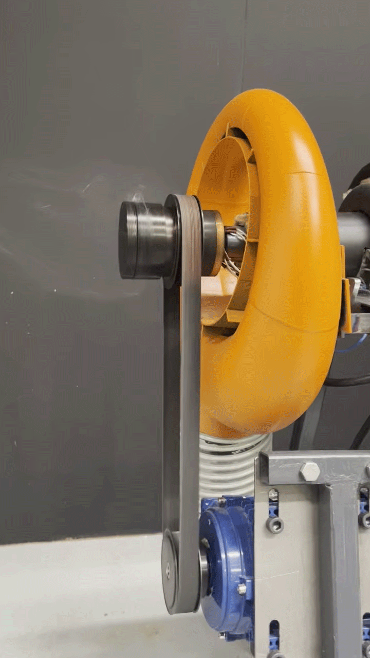 The Polyfloss machine in action, producing fibers out of waste PP, 2024. Credits: The Polyfloss Factory.