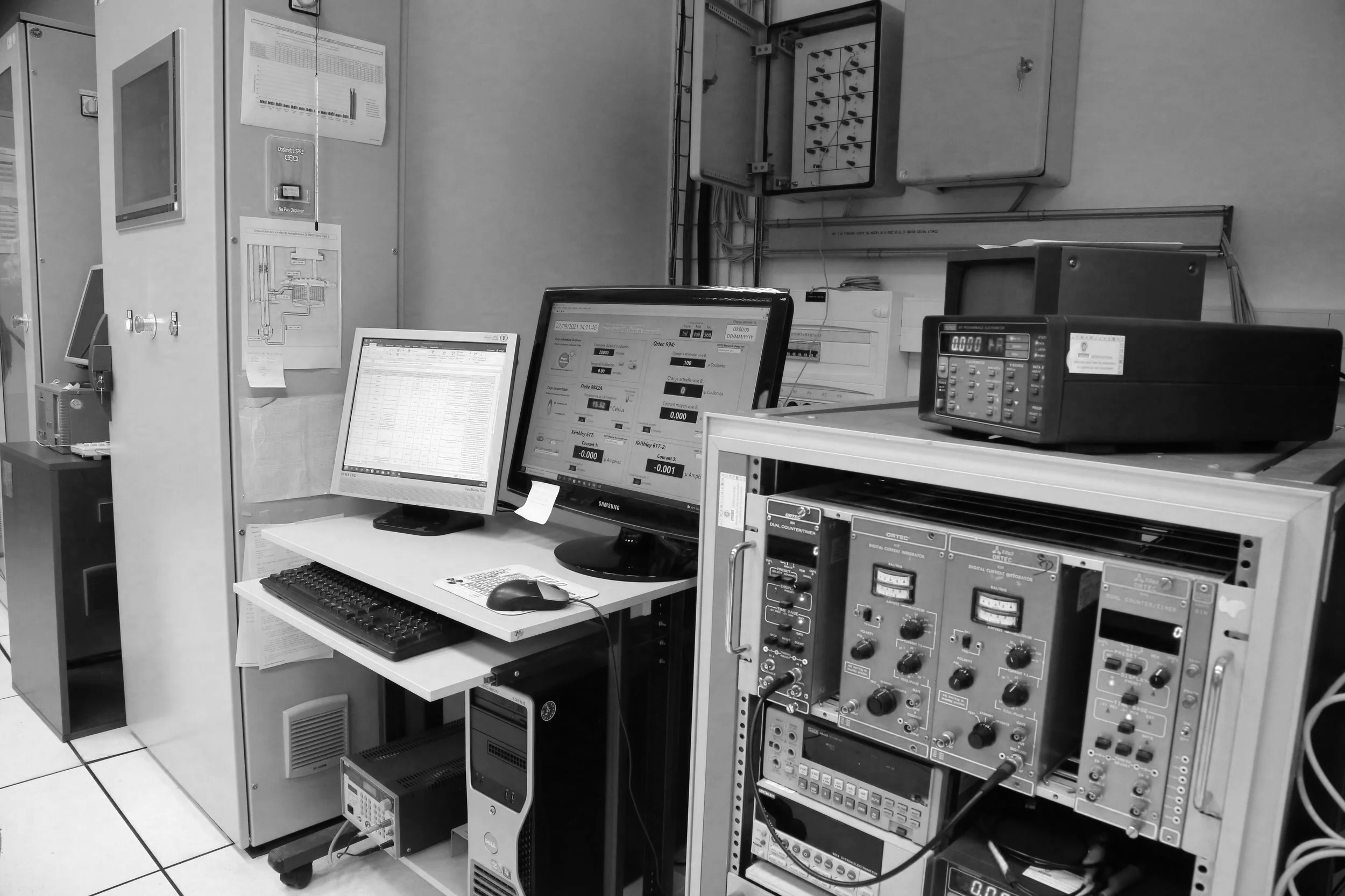 Control room, SIRIUS Installation, LSI Lab, École Polytechnique, Palaiseau. Credits: Emile De Visscher.