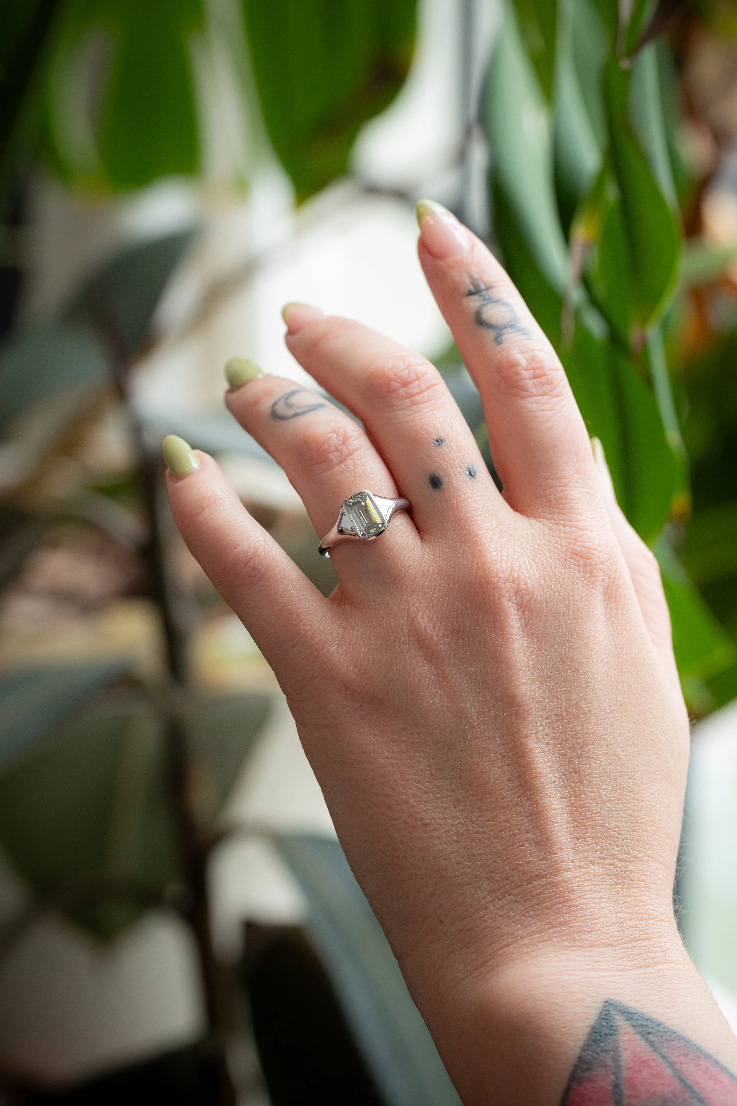 Rendrag+Scale+On+Hand+Rings+42524-04.jpg