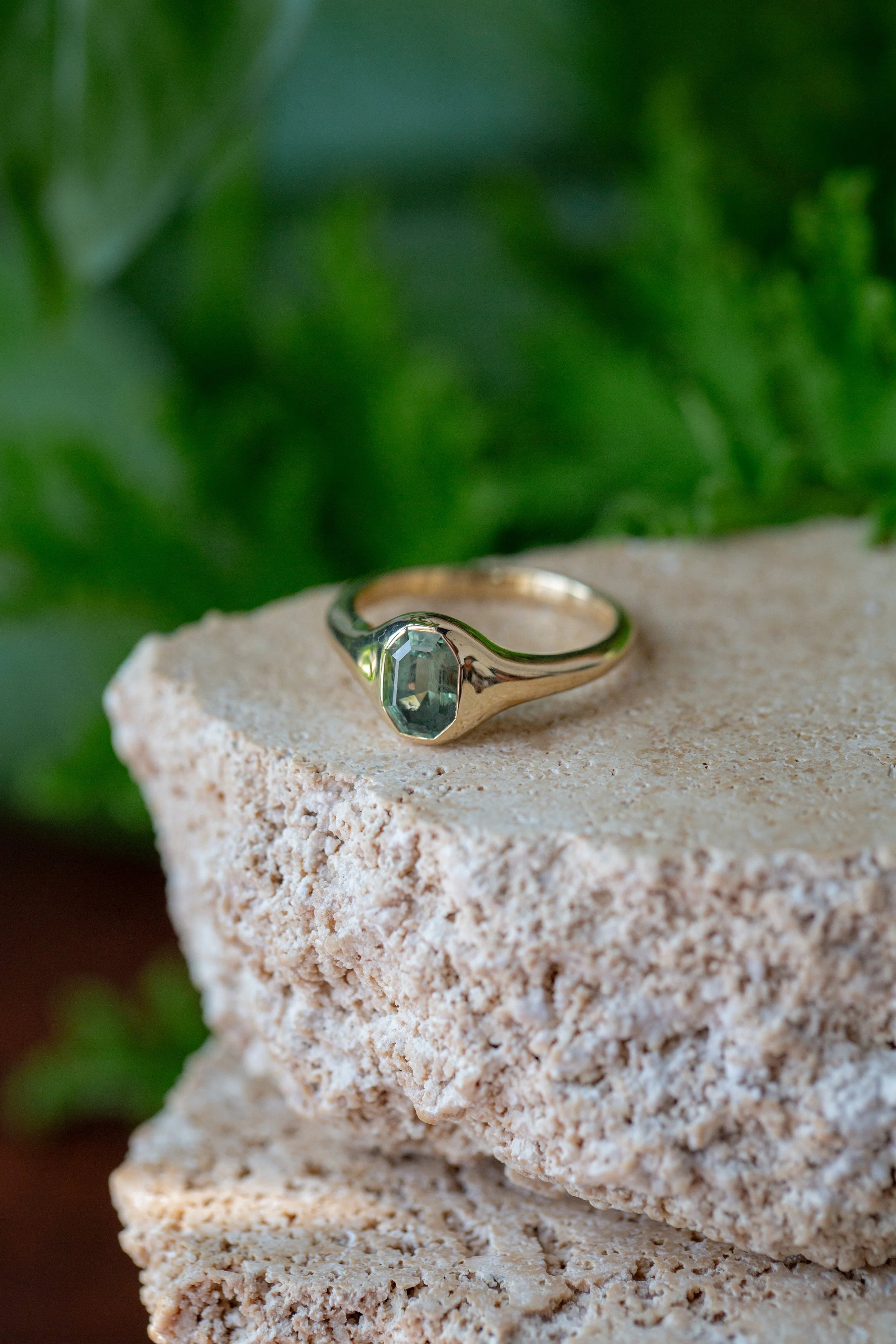 Rendrag+Montana+Sapphire+Sylvie+Ring-03.jpg
