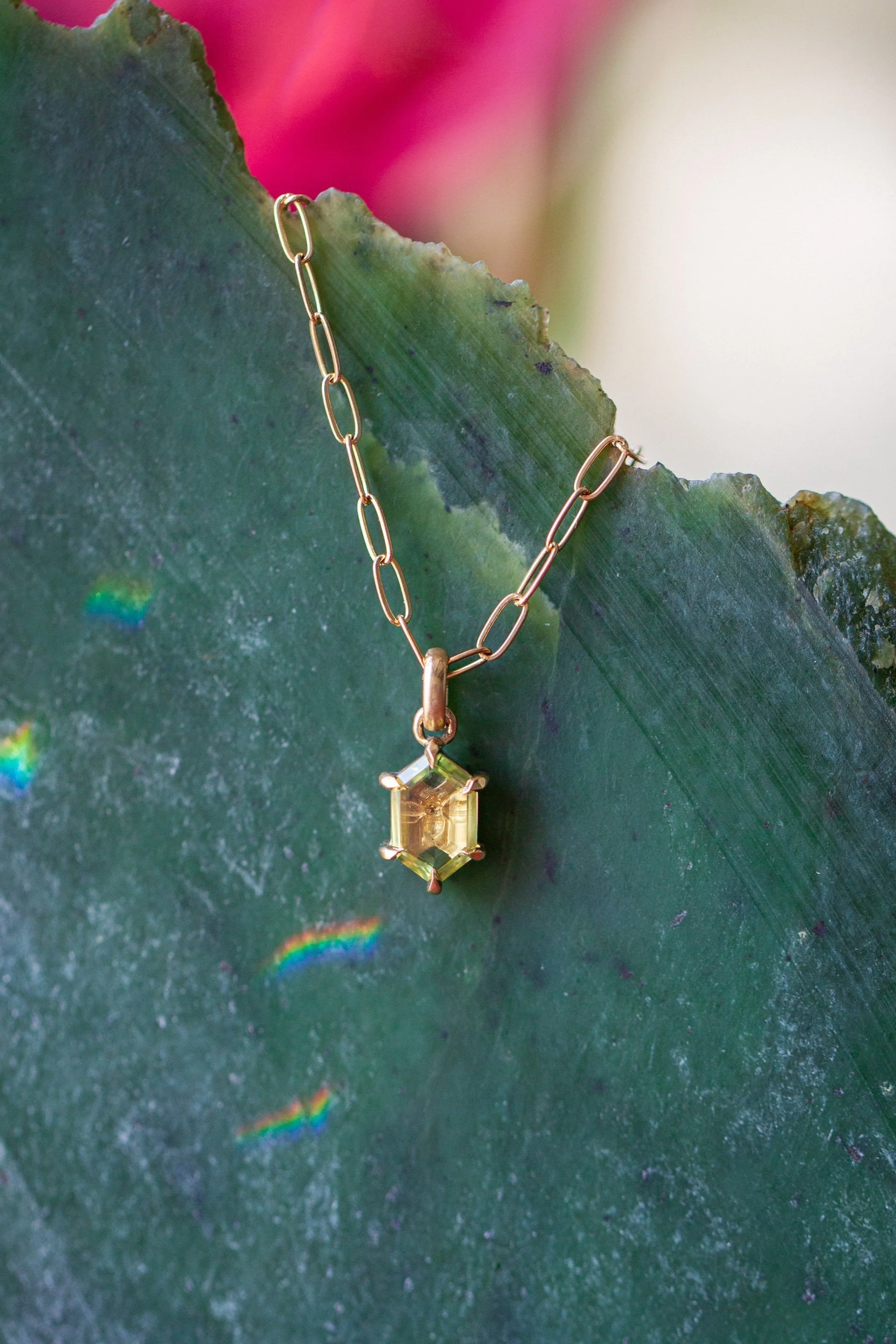 Rendrag%2BBee%2BPendant%2B0625-6-06.jpg