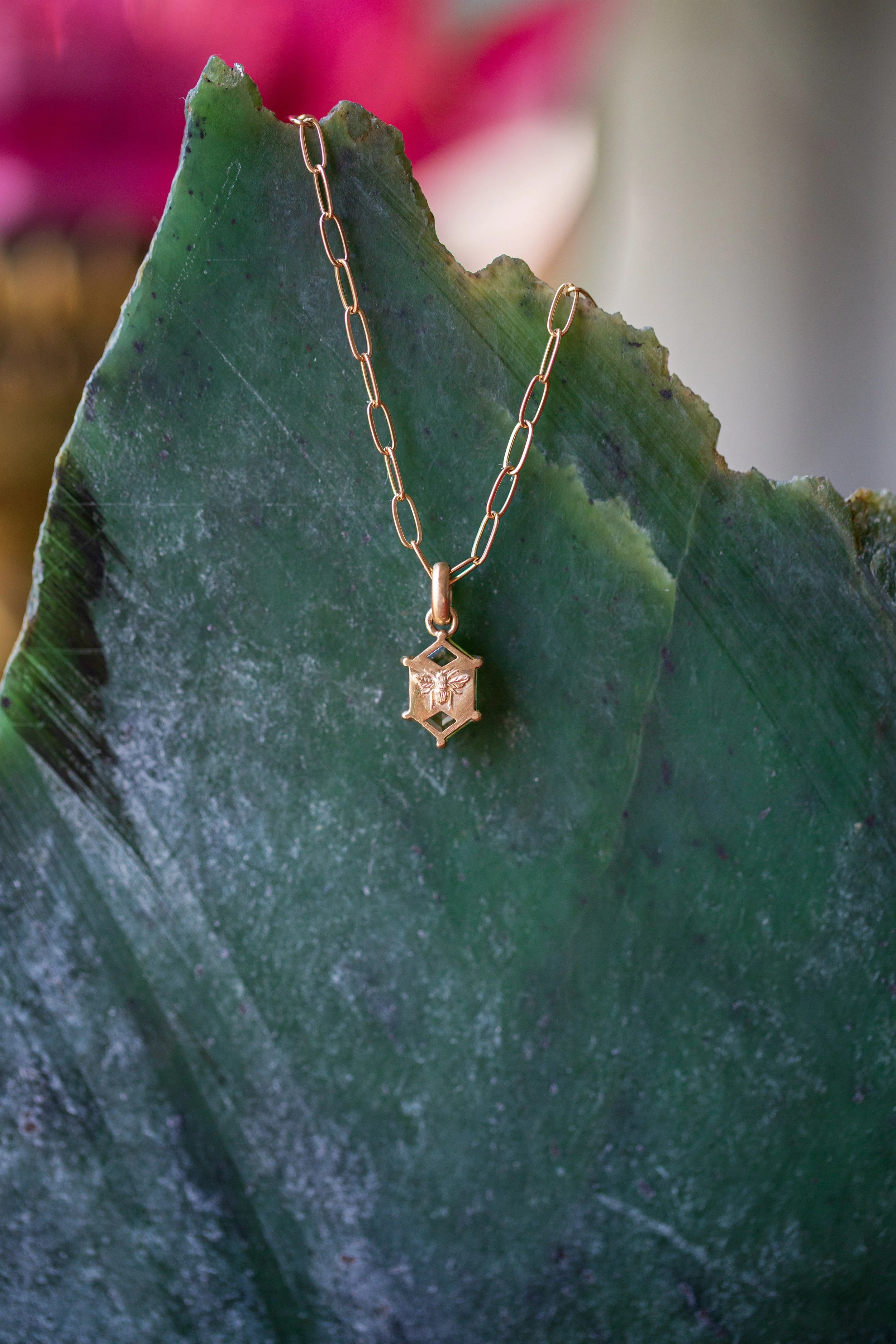 Rendrag+Bee+Pendant+0625-6-01.jpg