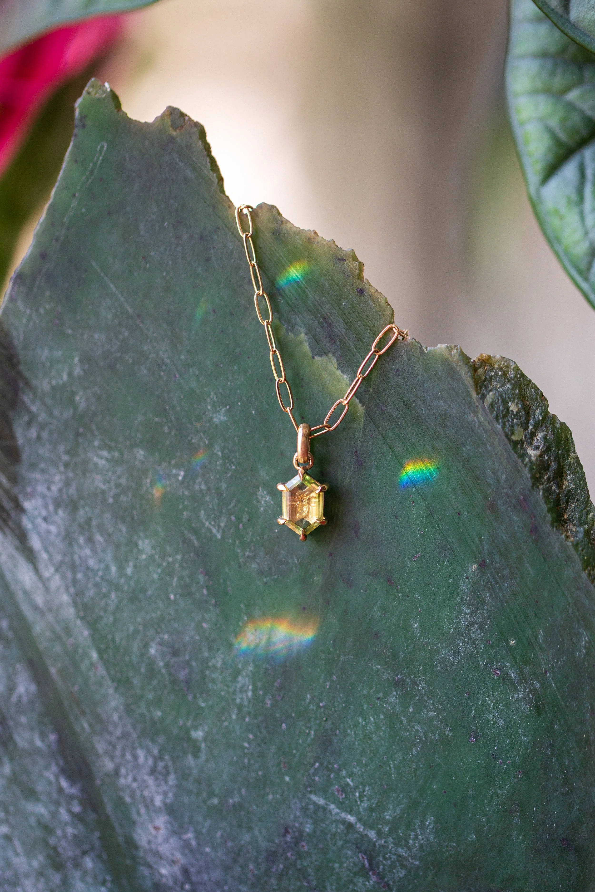 Rendrag+Bee+Pendant+0625-6-11.jpg
