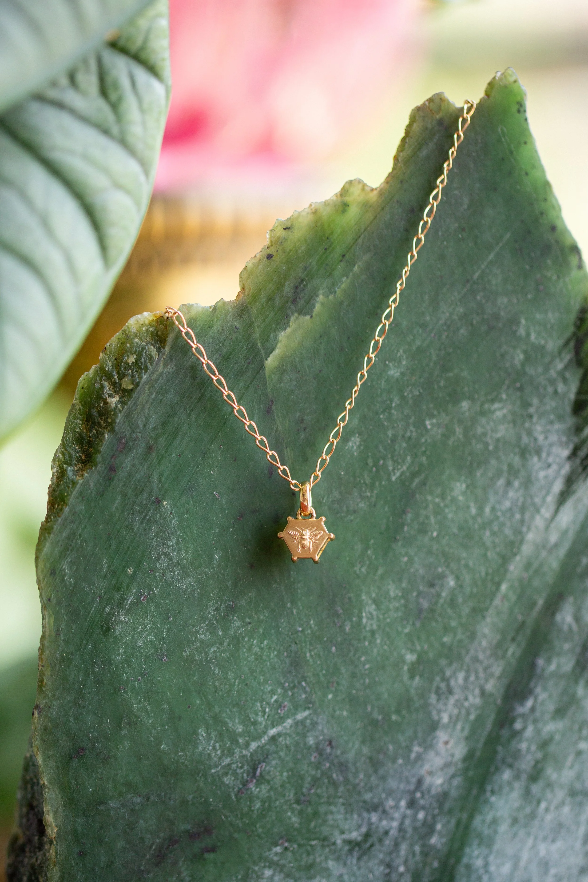Rendrag+Bee+Pendant+0625-1-1.jpg