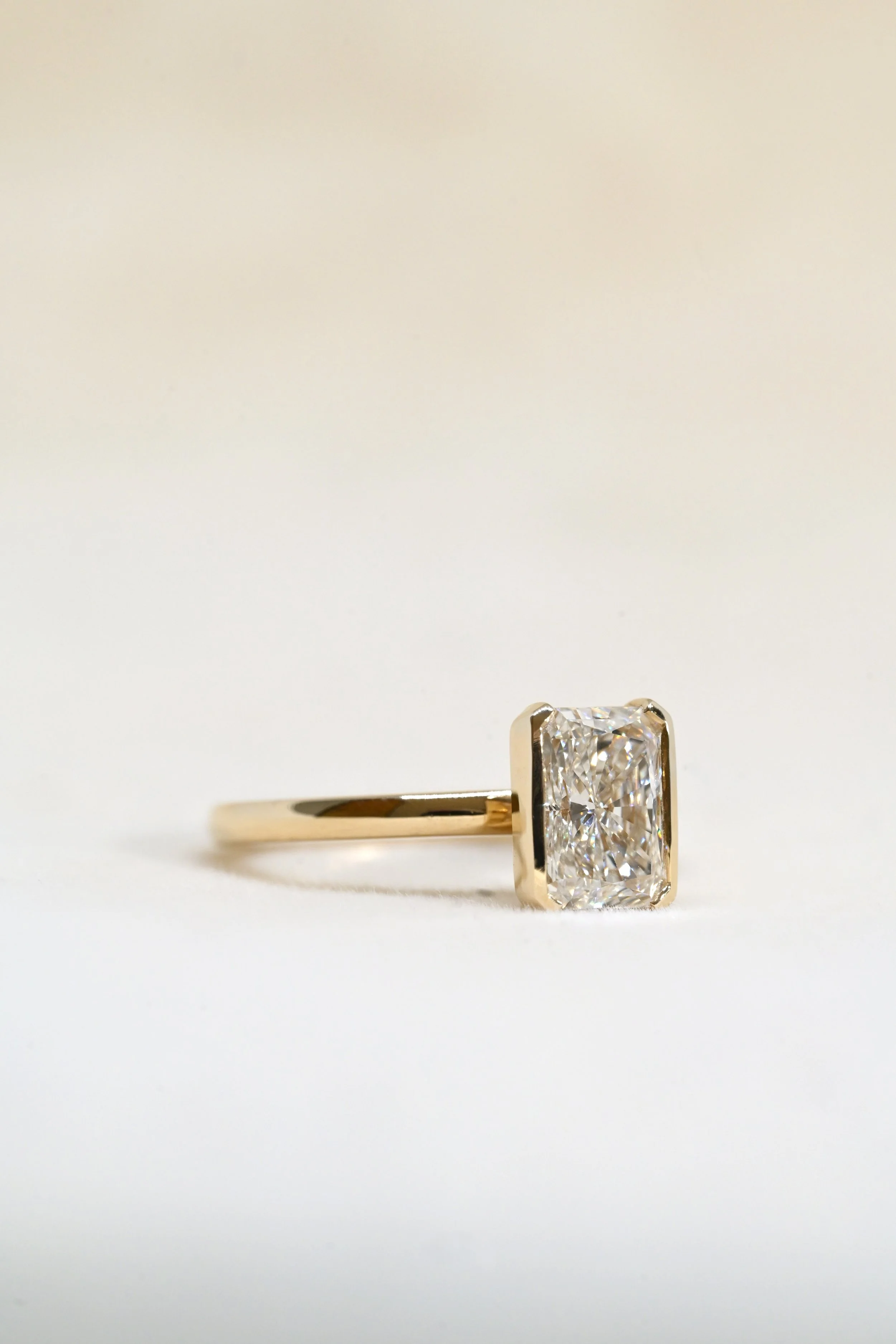 EC-R0037-Edie-1.87ctRadiantCutLabGrownDiamond-Side-000005.JPG