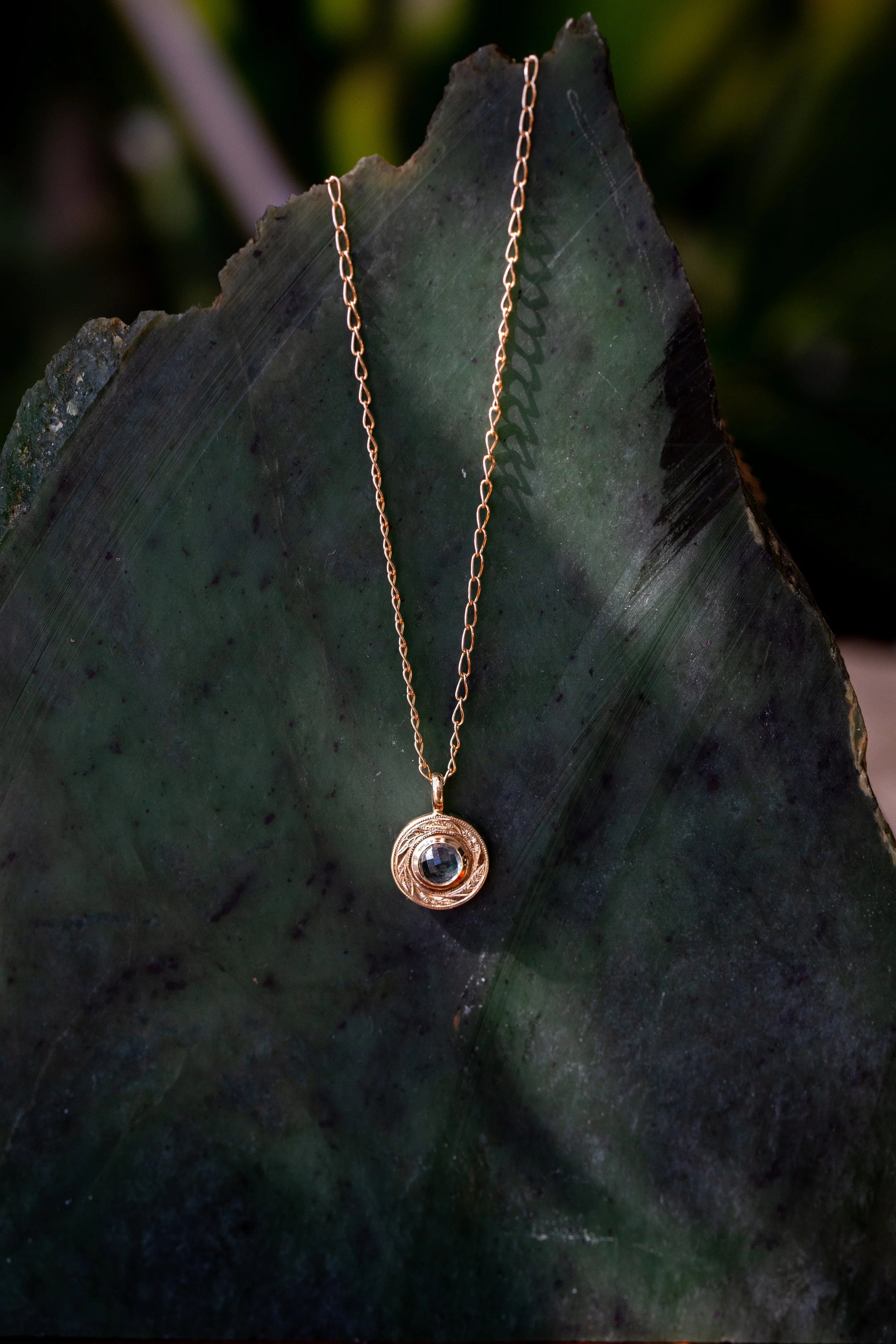 Rendrag Round Sapphire Pendant-1.jpg