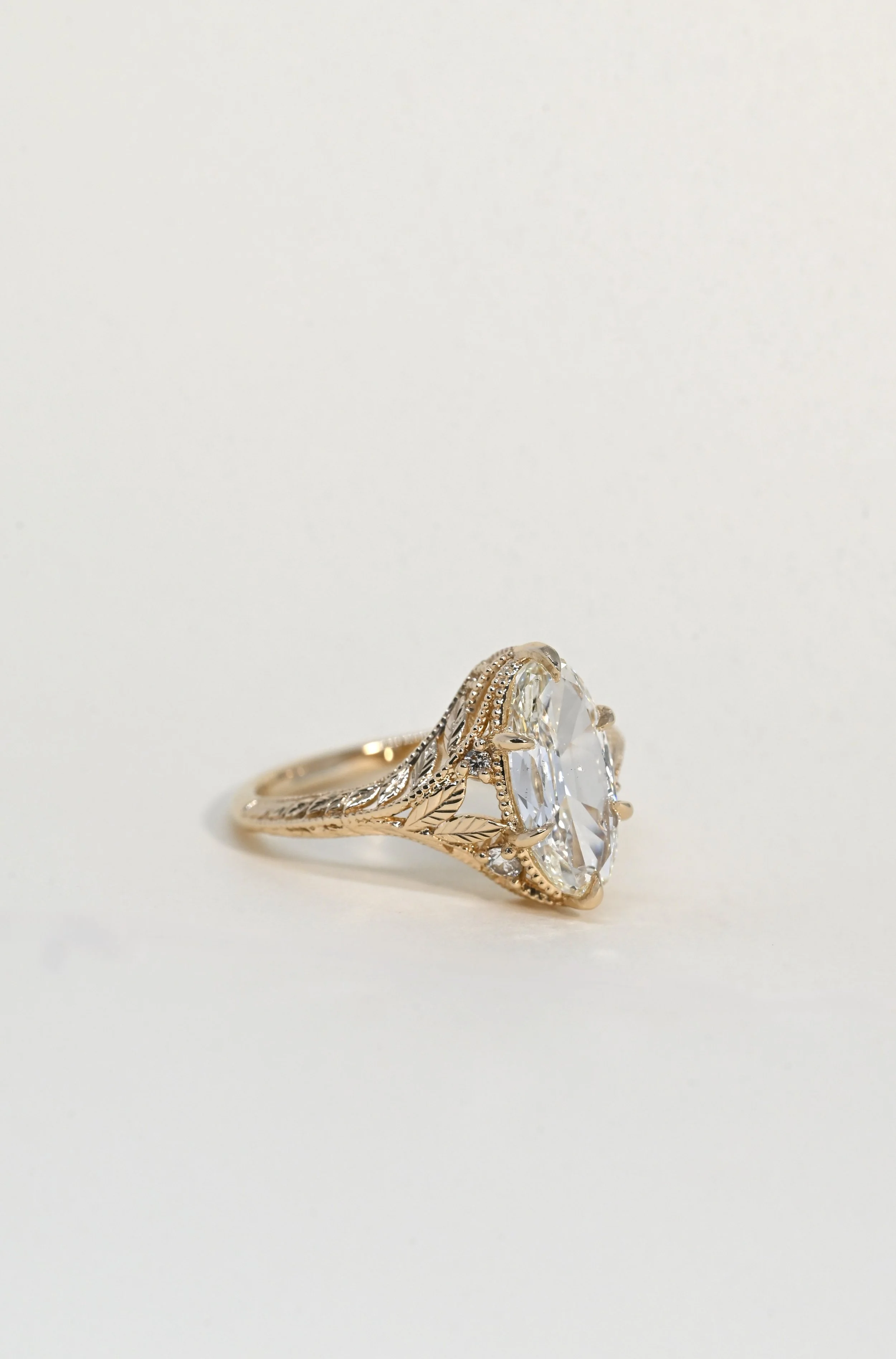 EC-R0039-Ava-1.70ctAntiqueMovalDiamond-SIDE.JPG