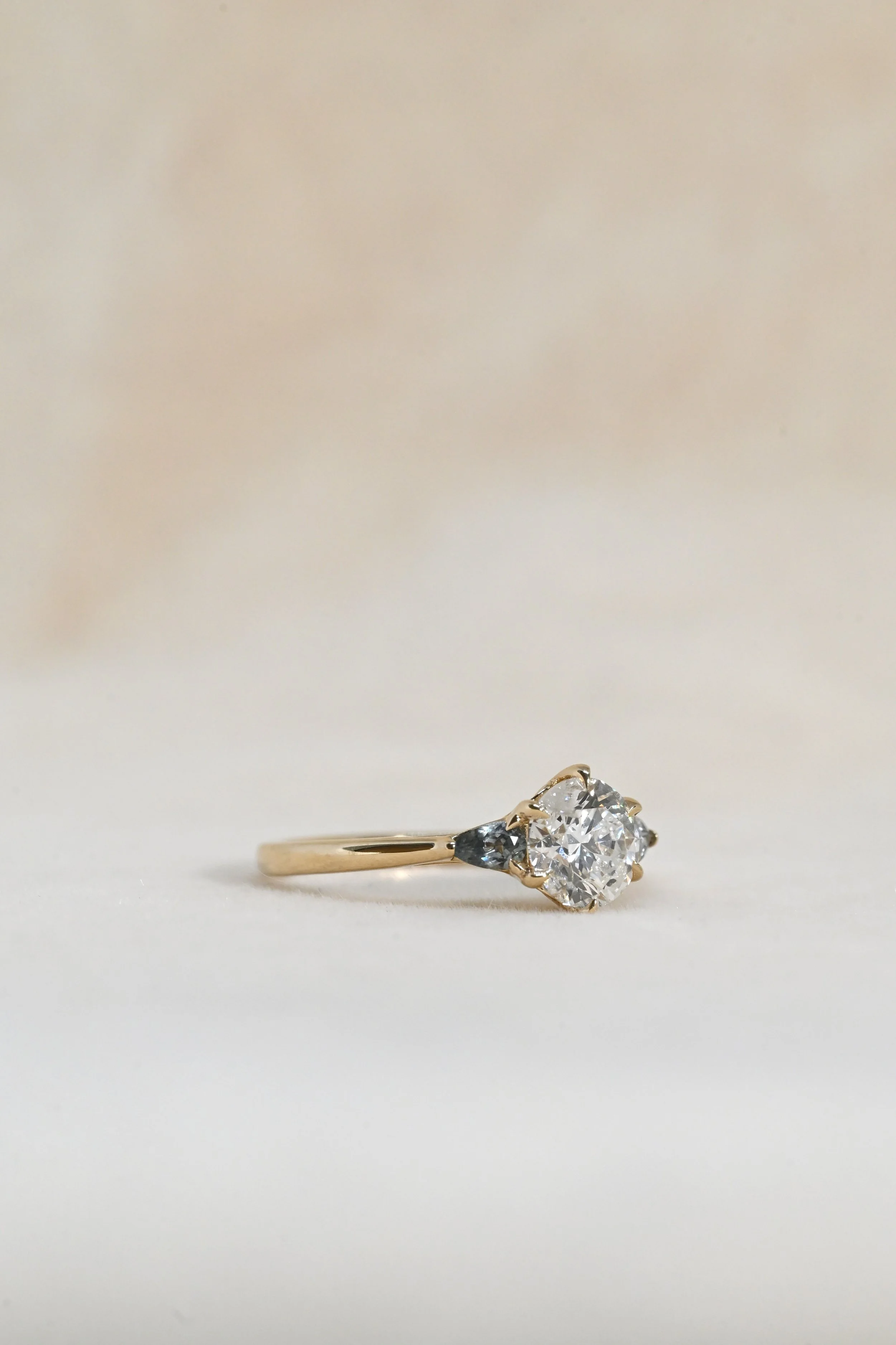 EC-R0029-Octavia-1.24ctAntiqueRoundMineCutDiamond-SIDE.JPG