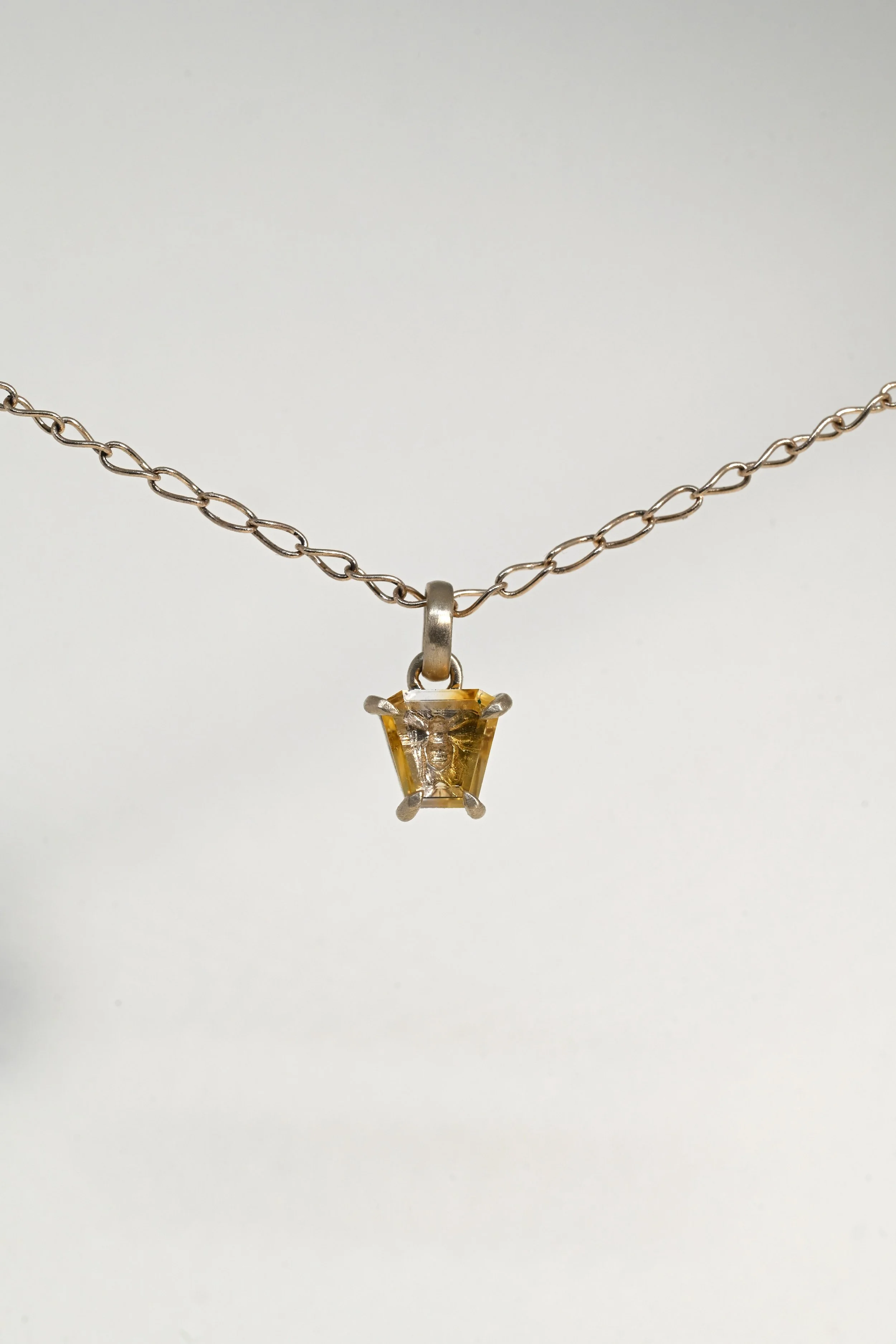 EC-R00000-BeePendant-.70ctMadagascarPortraitCutSapphire.JPG