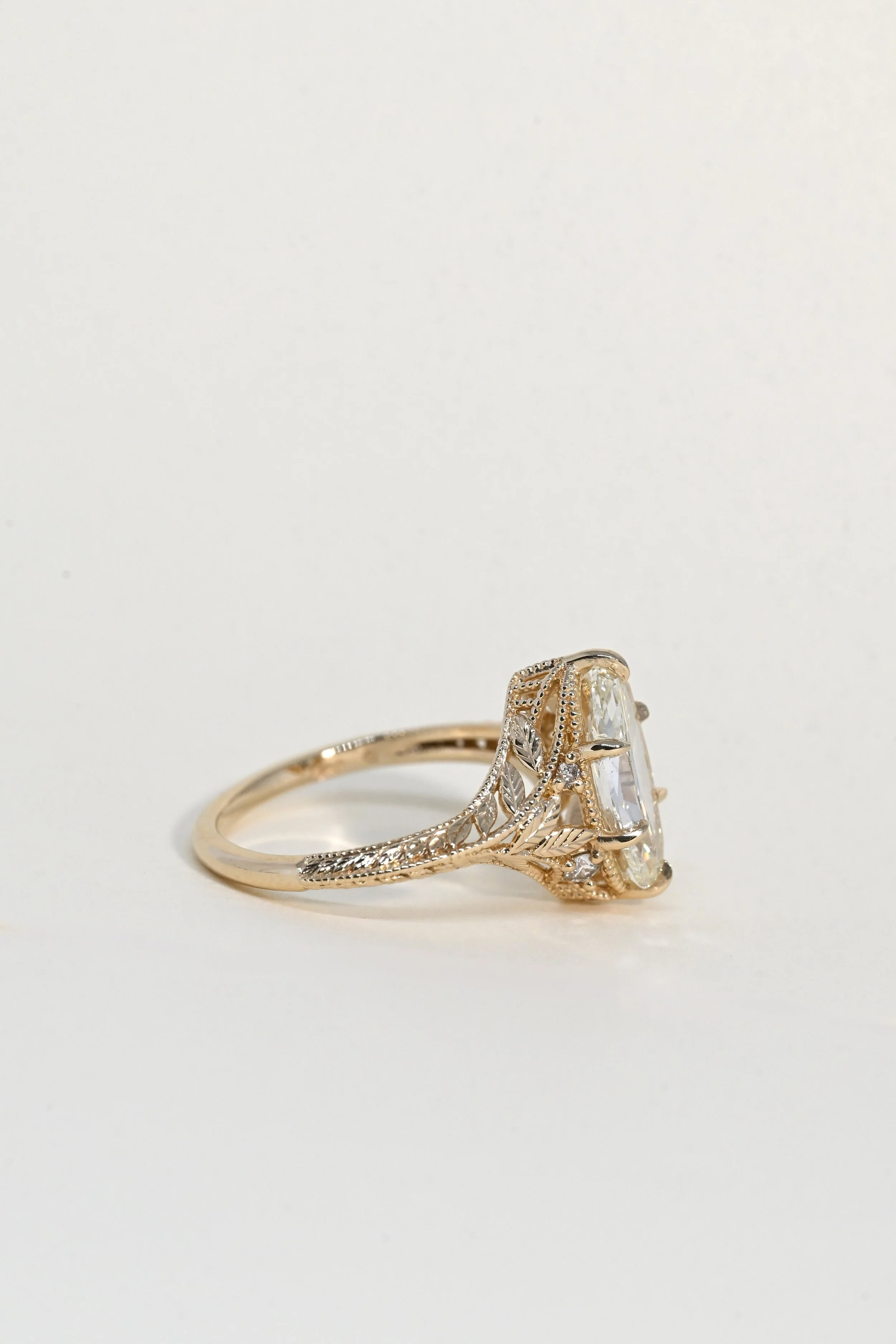 EC-R0039-Ava-1.70ctAntiqueMovalDiamond-BACK.JPG